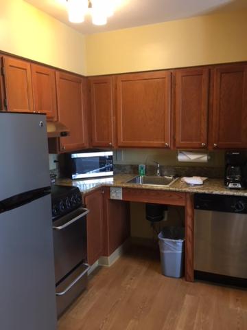 Queen Studio Suite -Hearing Impaired Access/Non-Smoking - Photo 1