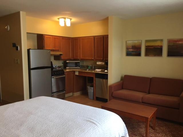 One-Bedroom Suite with Two Queen Beds and Bath Tub - Mobility/Hearing Accessible - Non-Smoking photo 1