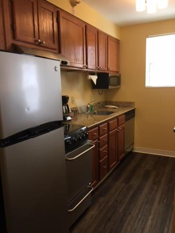 Two-Bedroom Suite with Two Queen Beds - Non-Smoking photo 2