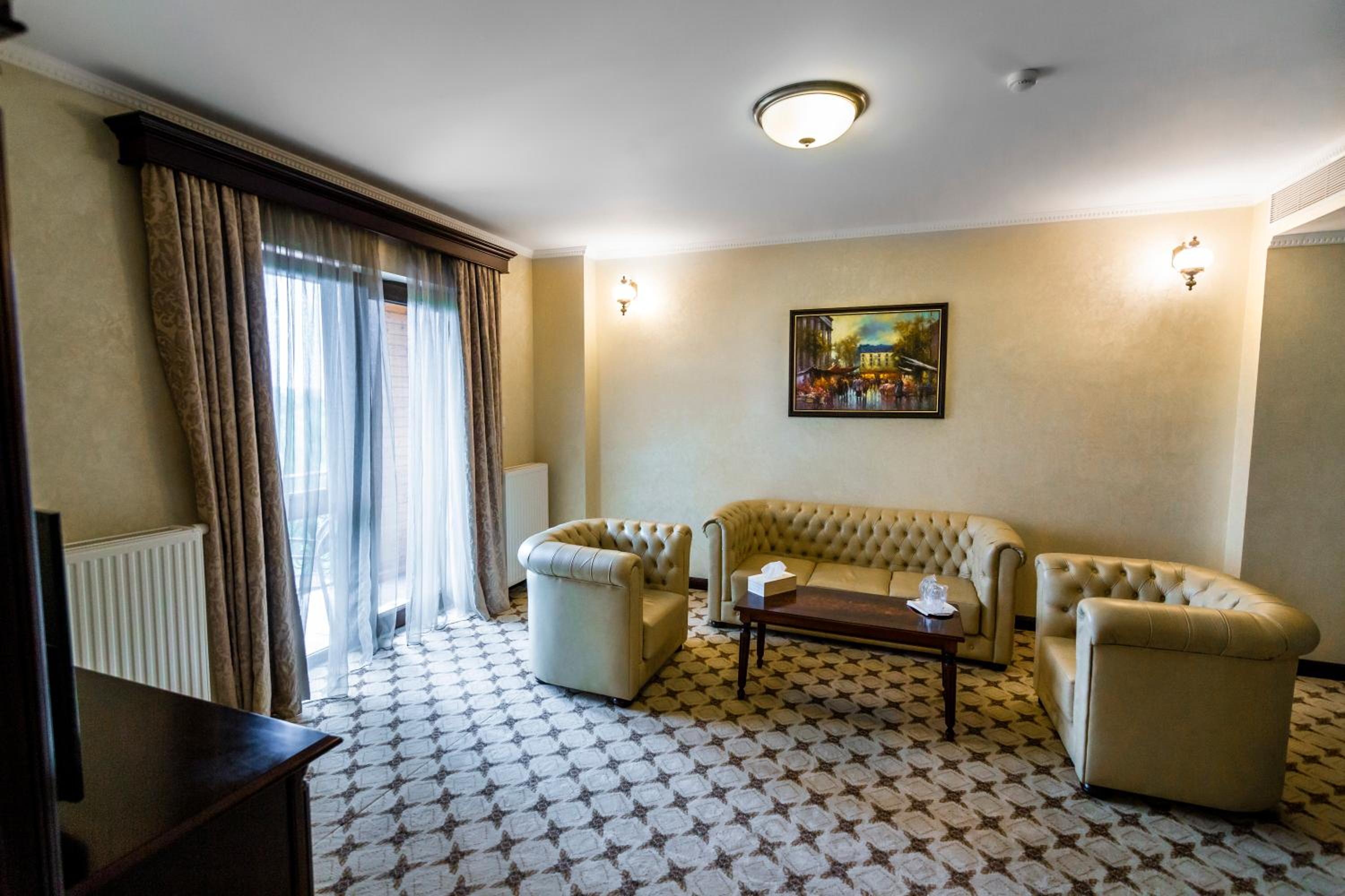 Family Suite with Balcony photo 2