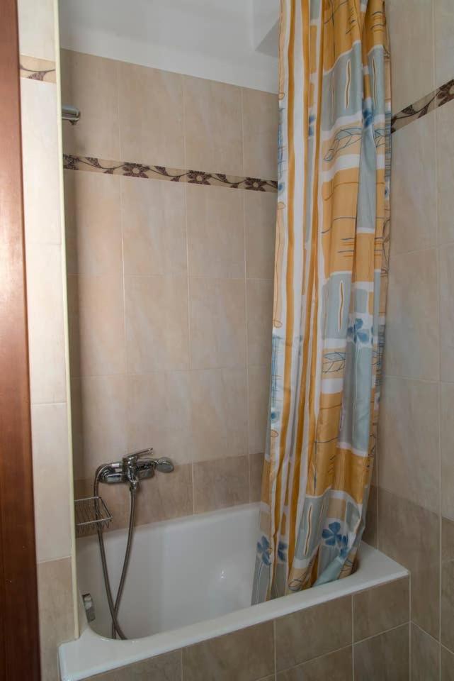 Three-Bedroom Apartment photo 3