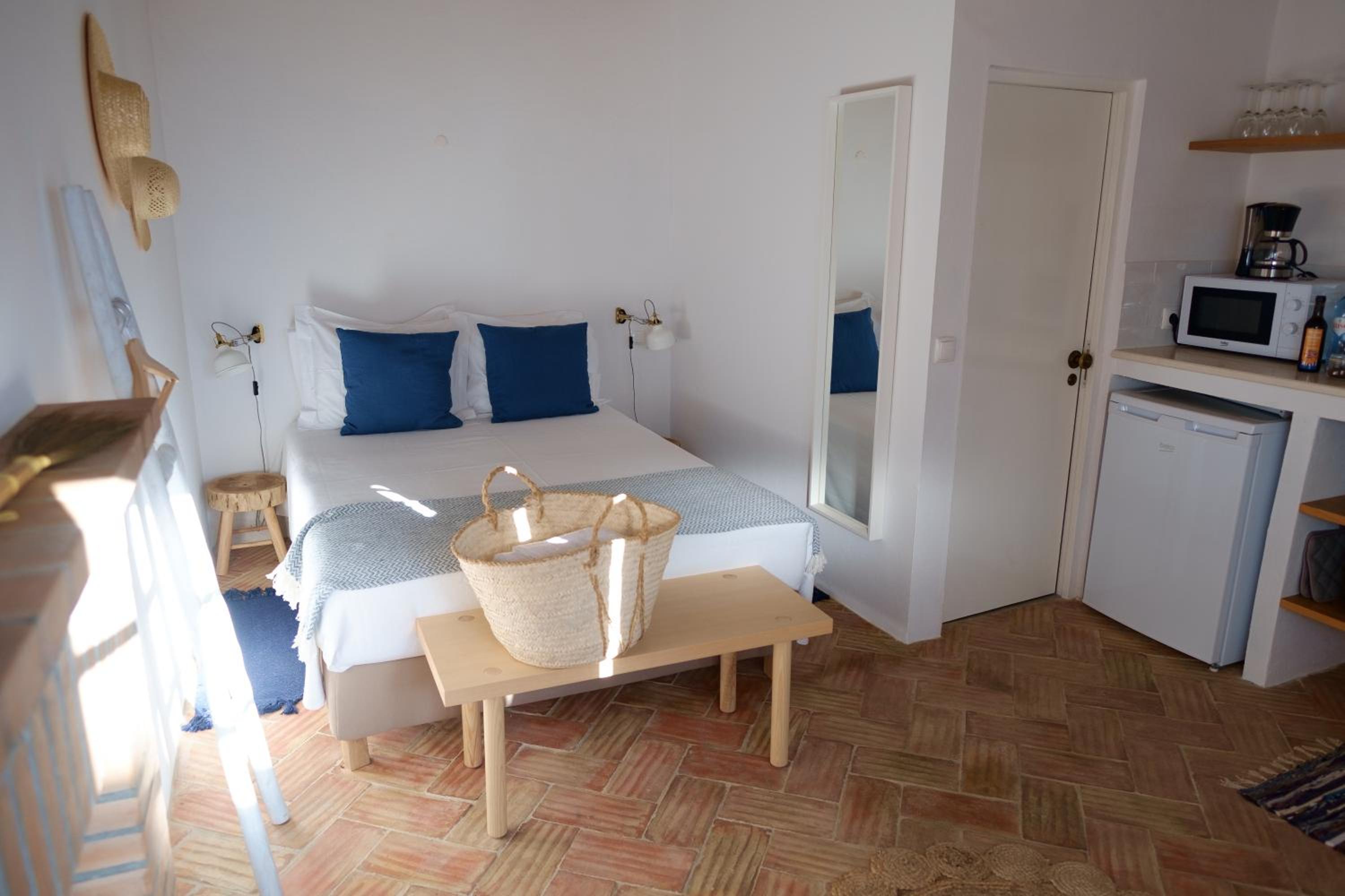 Studio Apartment - Photo 7