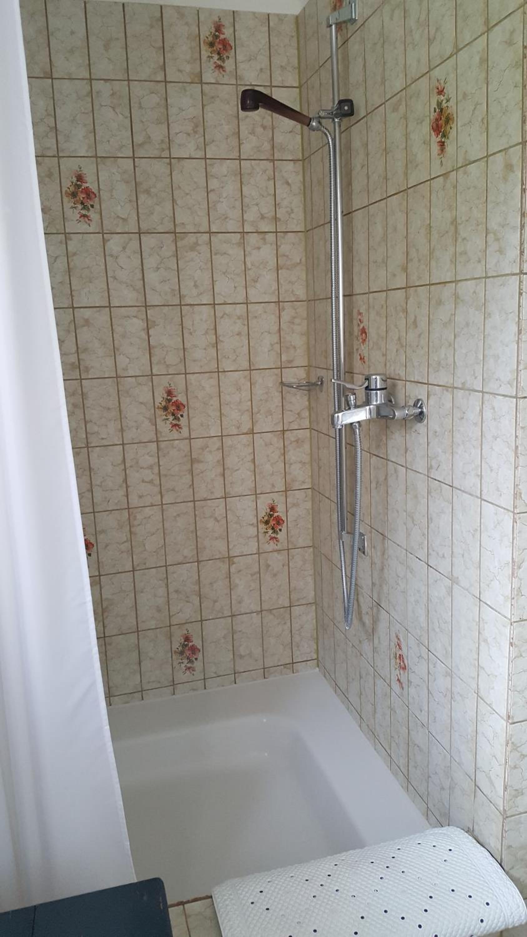 One-Bedroom Apartment - Photo 24