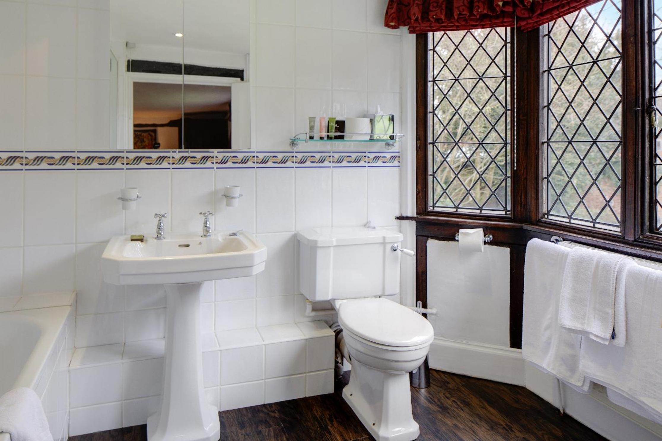 Standard Double Room - Photo 2
