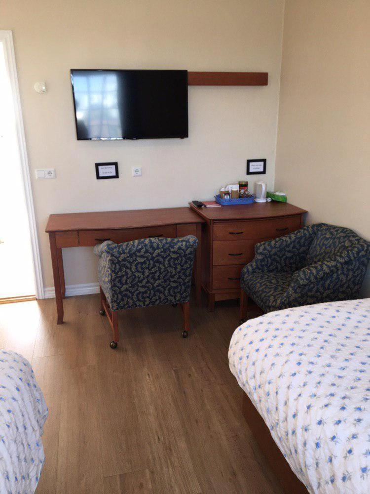 Double or Twin Room - Photo 9