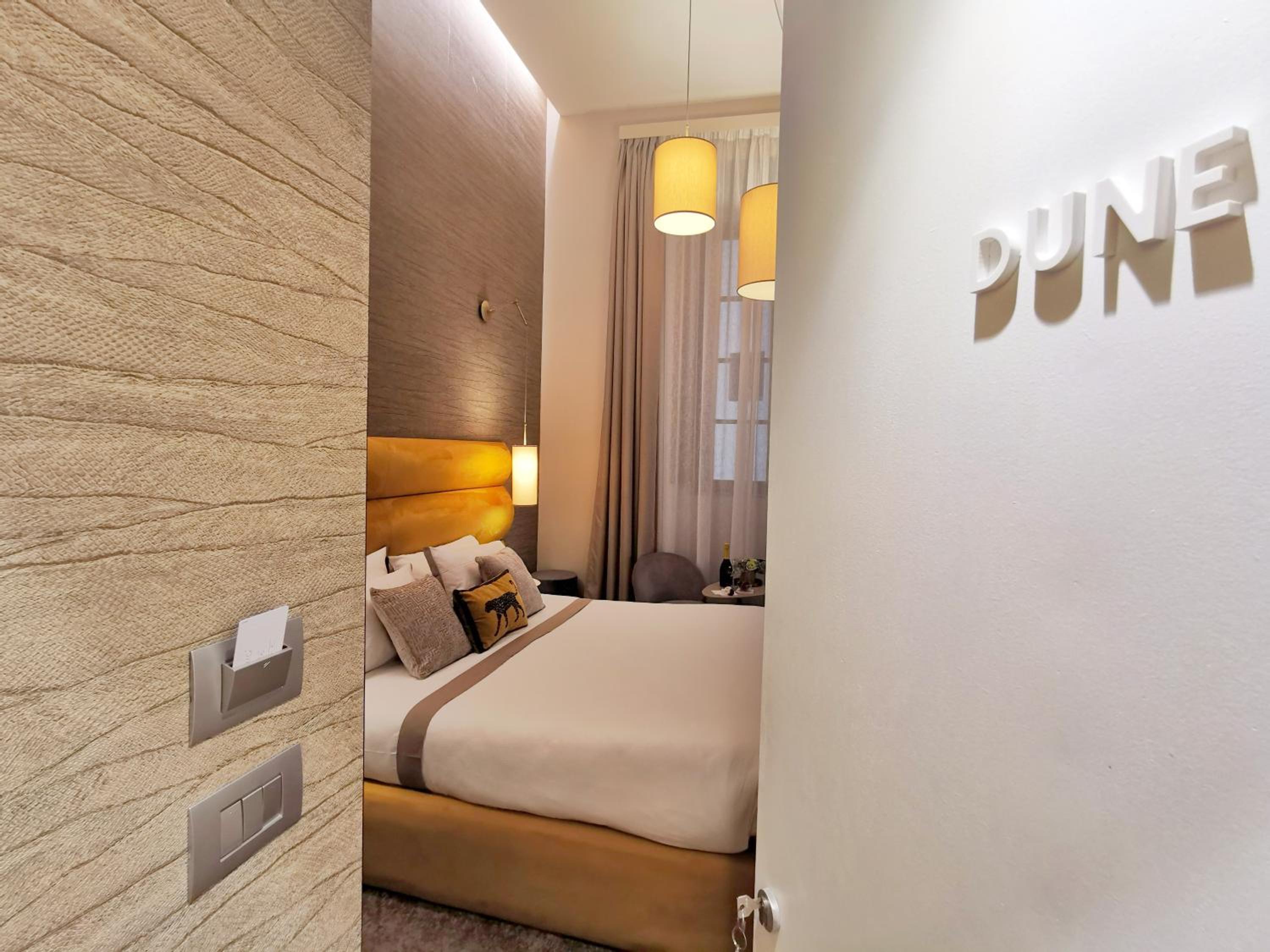 Deluxe Double Room with Bath photo 2
