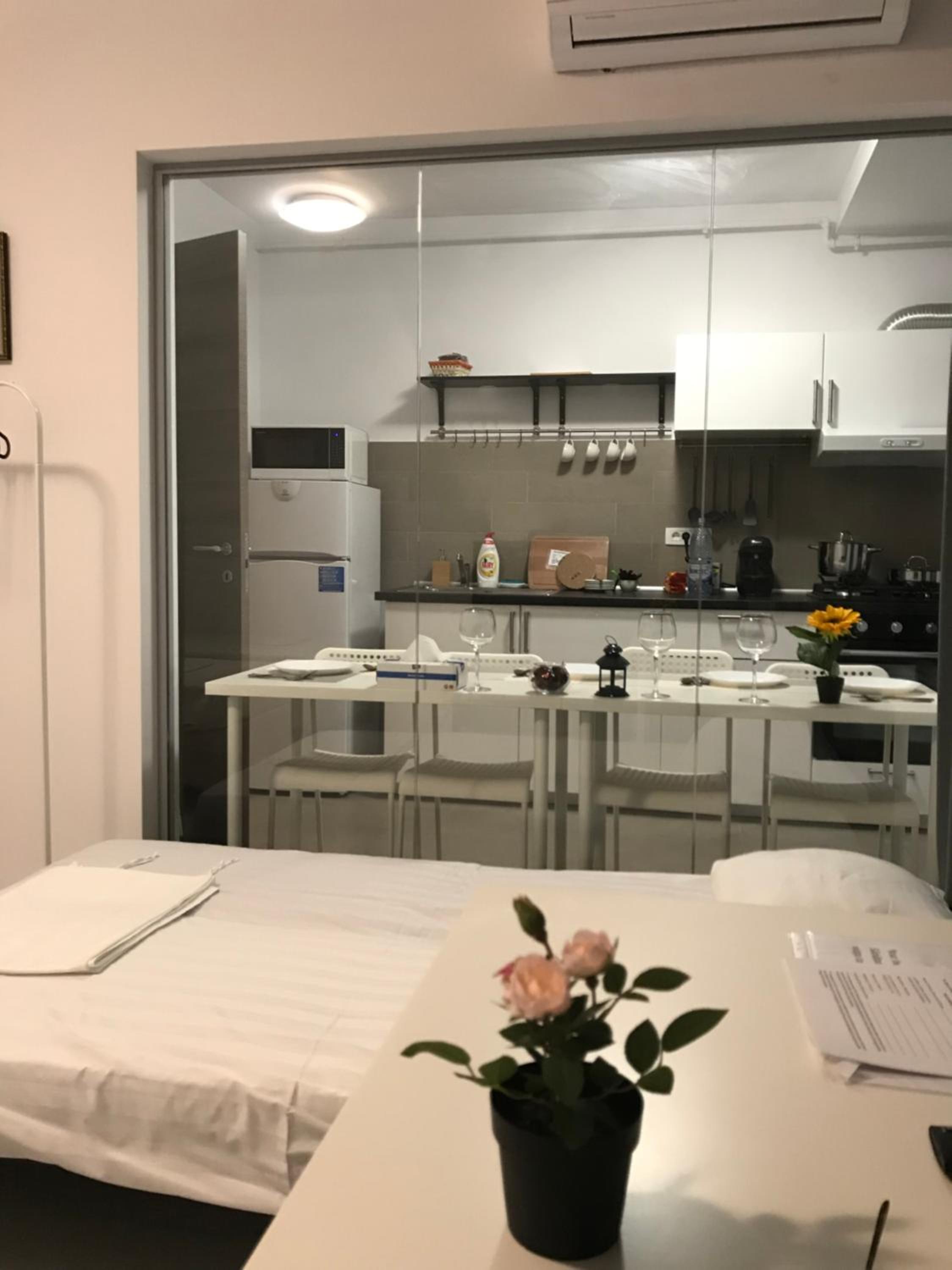 One-Bedroom Apartment - Photo 11