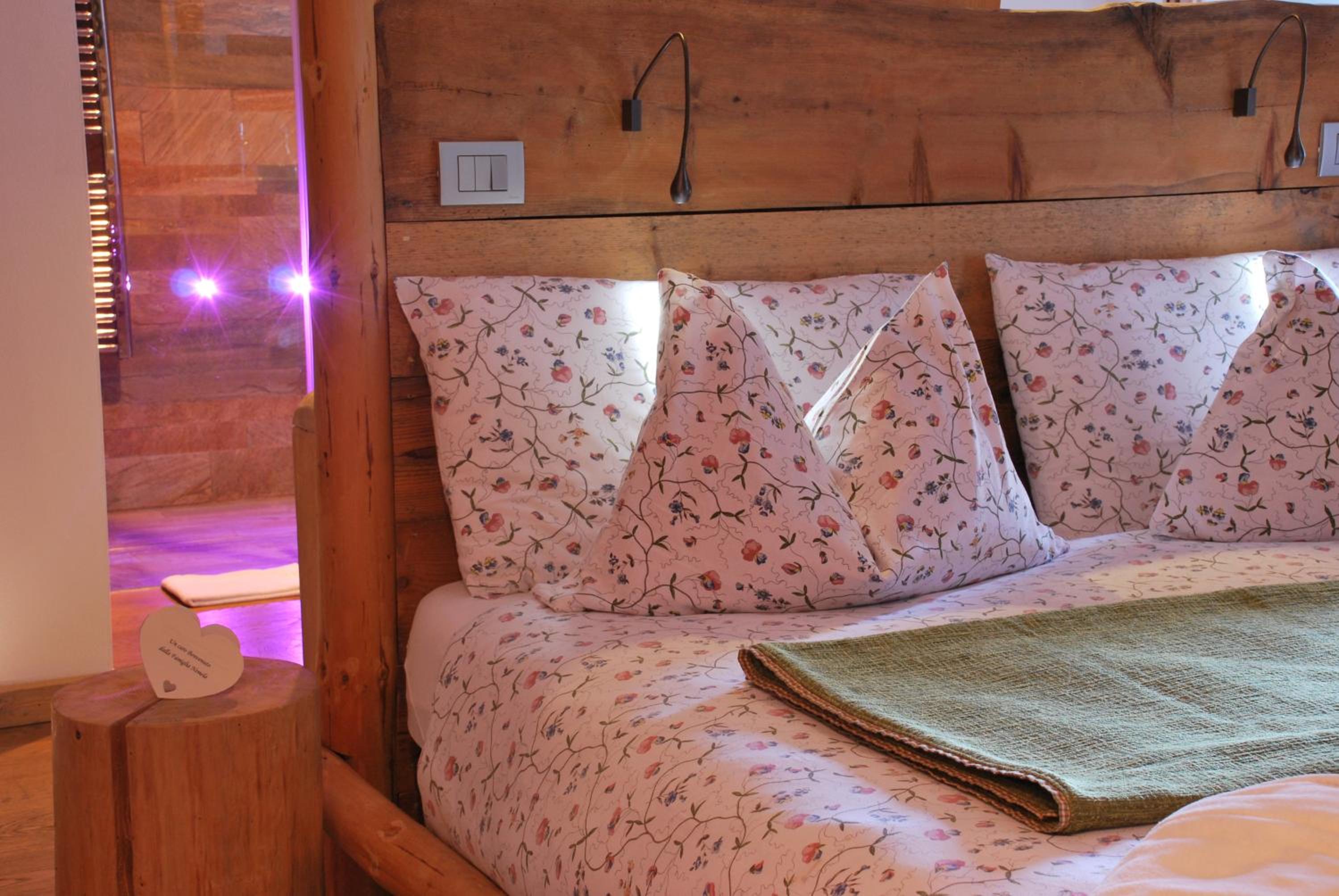 Classic Double Room with Private Sauna and Fireplace photo 1