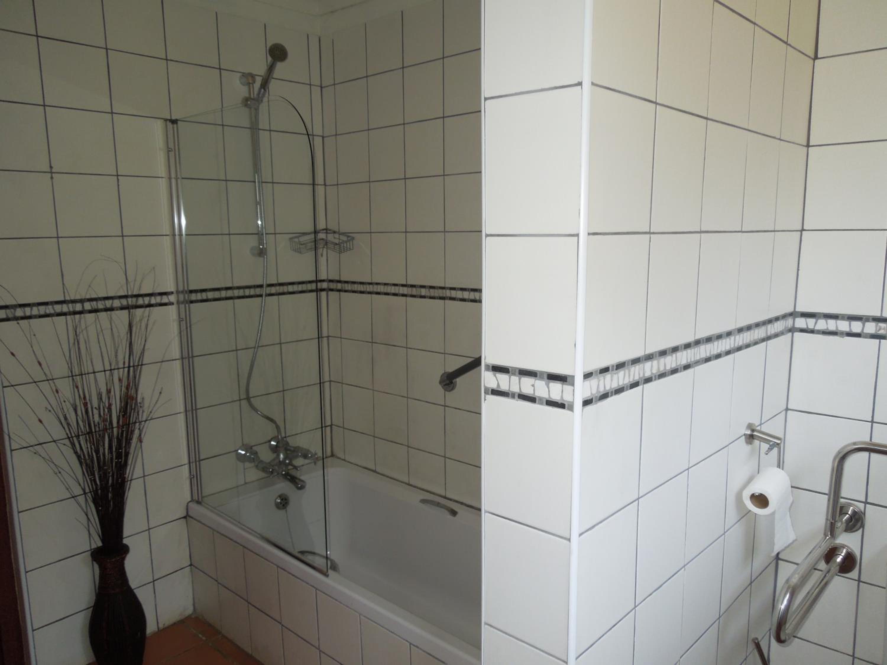 Triple Room ( Wheelchair friendly) photo 2