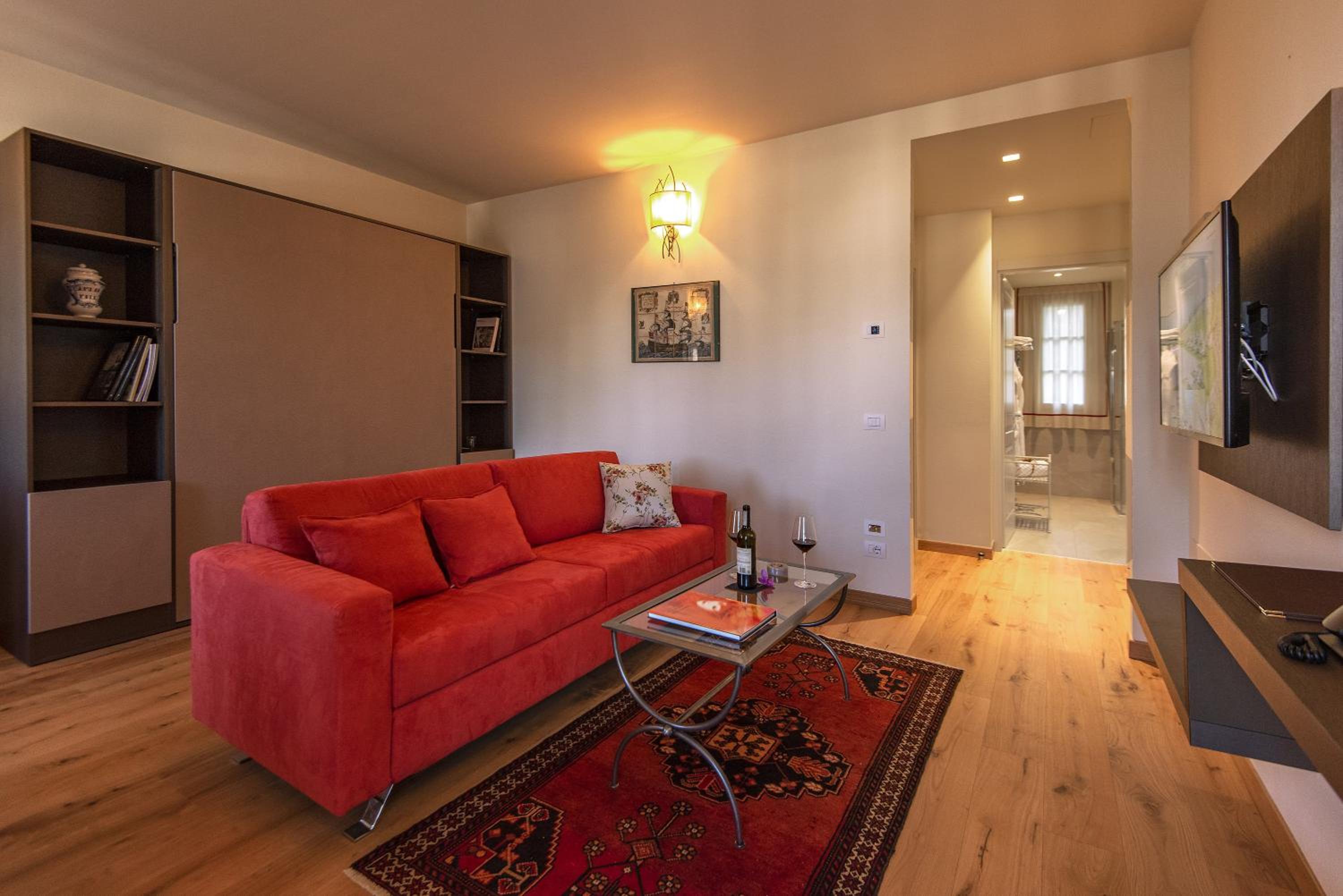 Suite with Terrace - Photo 13