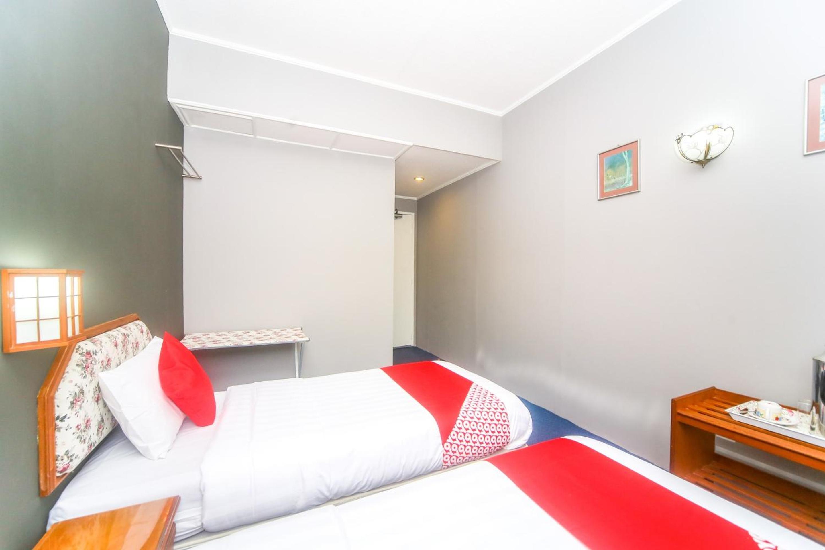 Deluxe Twin Room photo 3