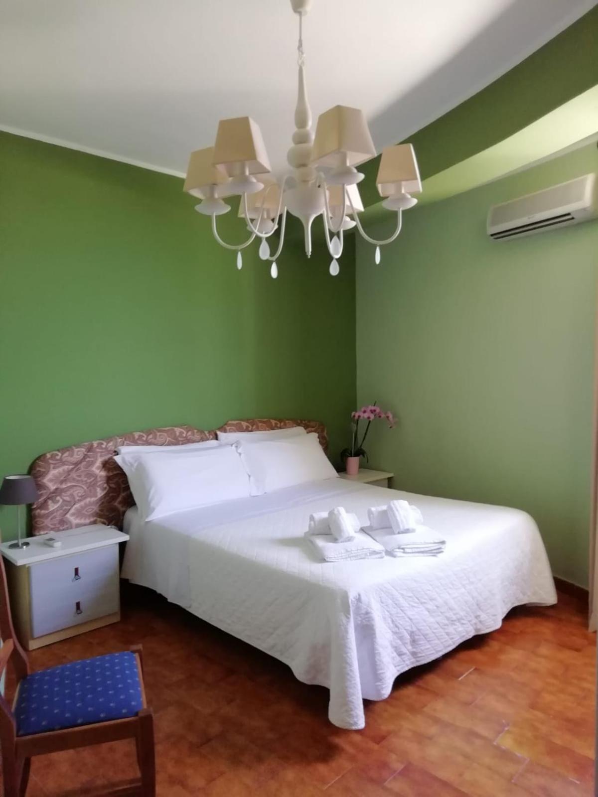 Two-Bedroom Apartment with Terrace and Sea View photo 3
