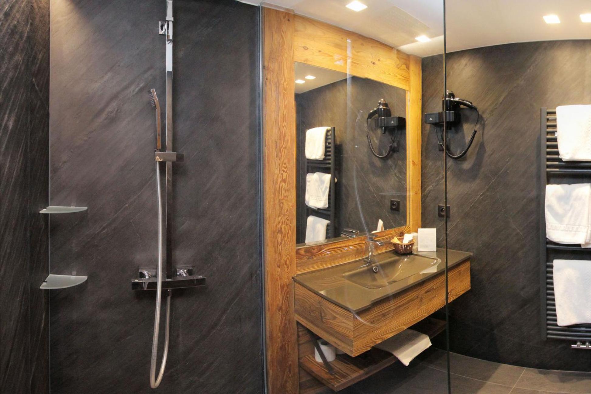 Standard Double or Twin Room photo 2