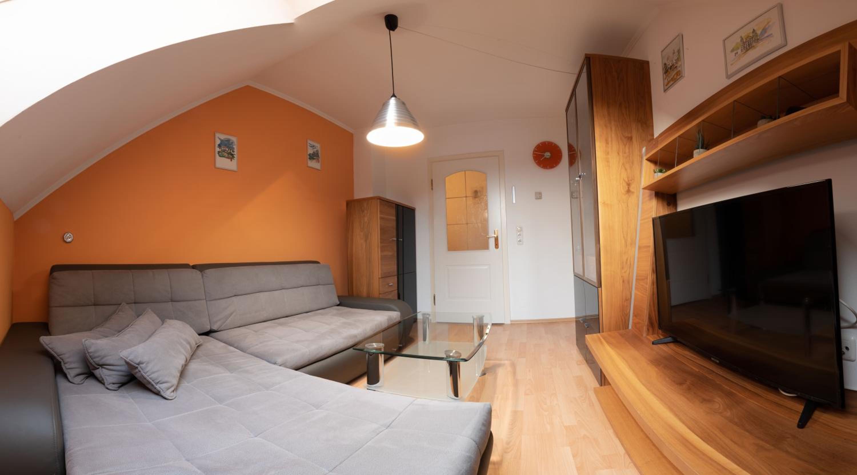 Three-Bedroom Apartment photo 3