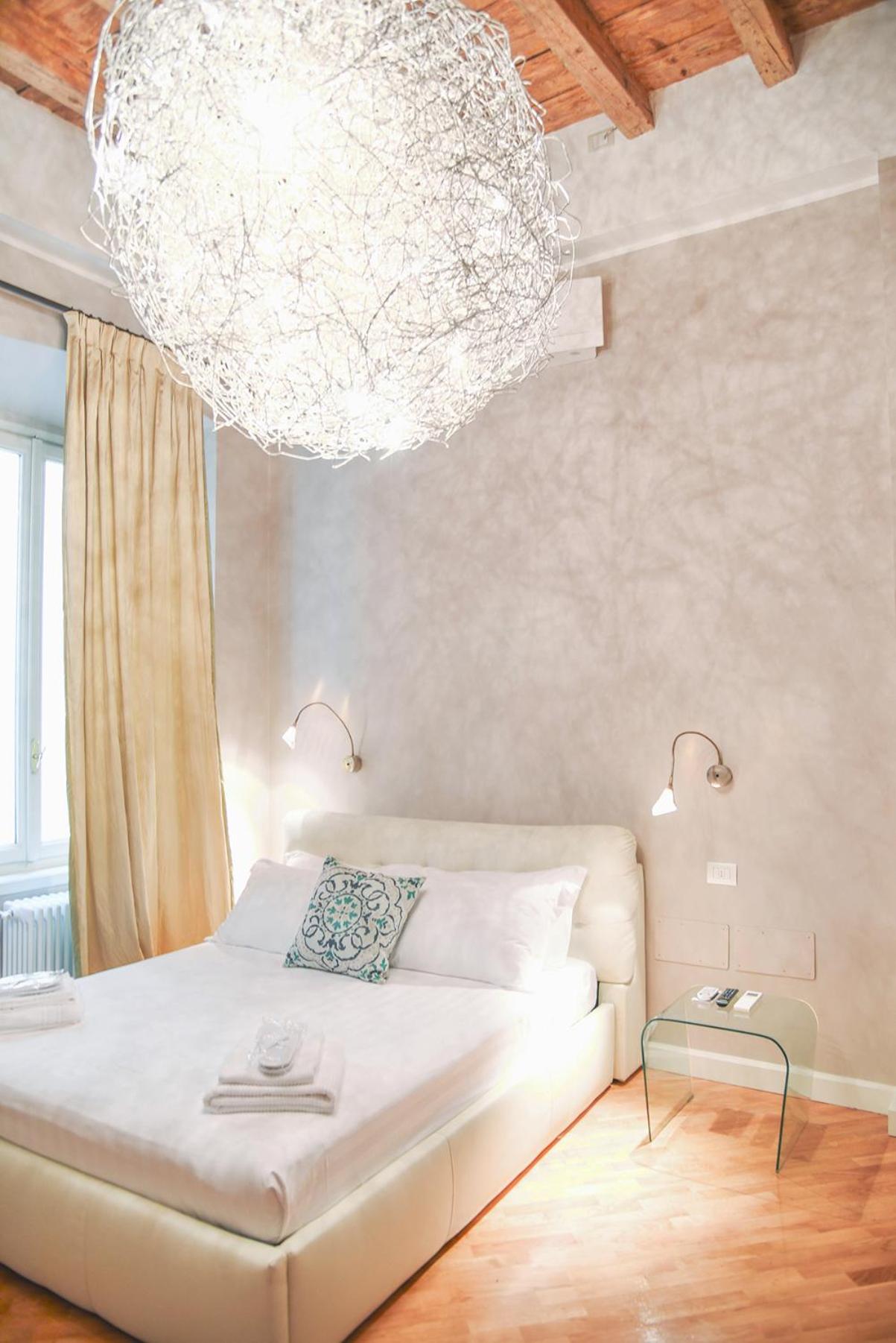 Deluxe Room - Photo 1