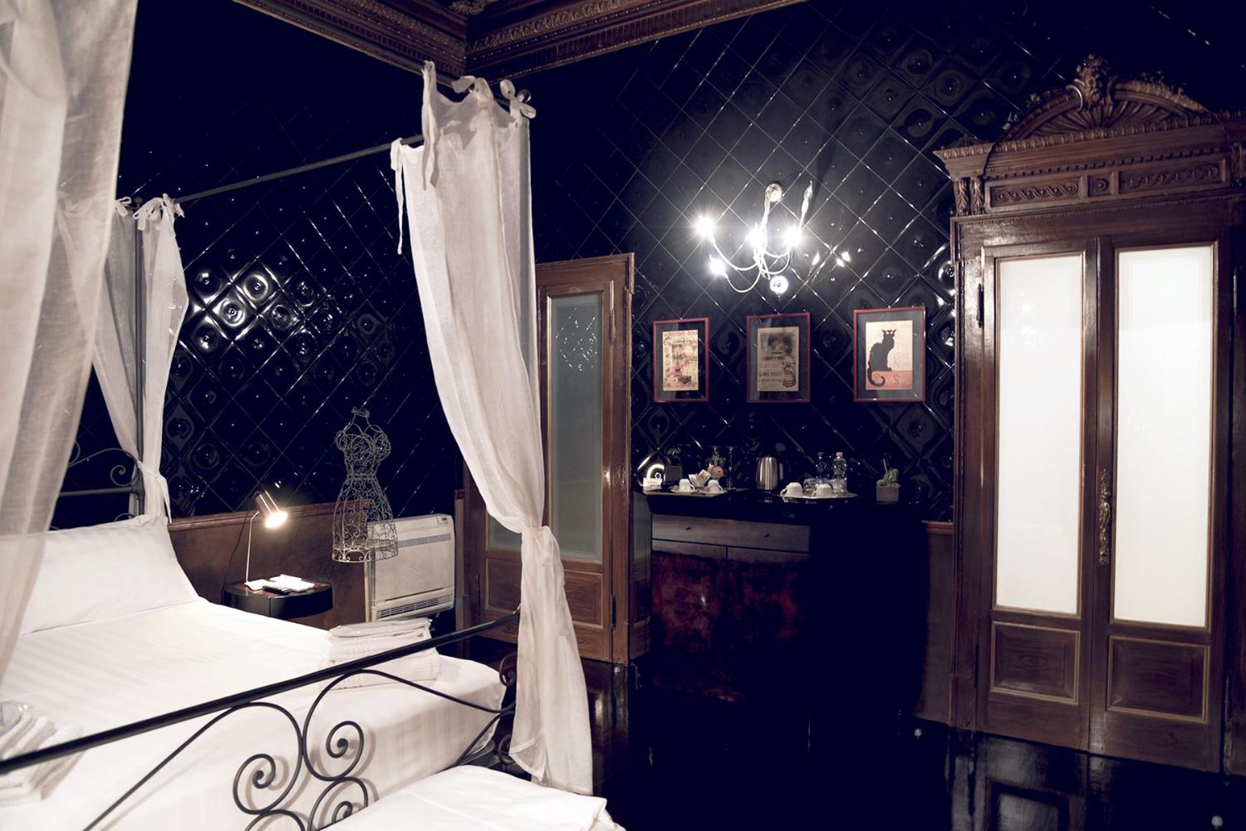 Deluxe Room - Photo 2