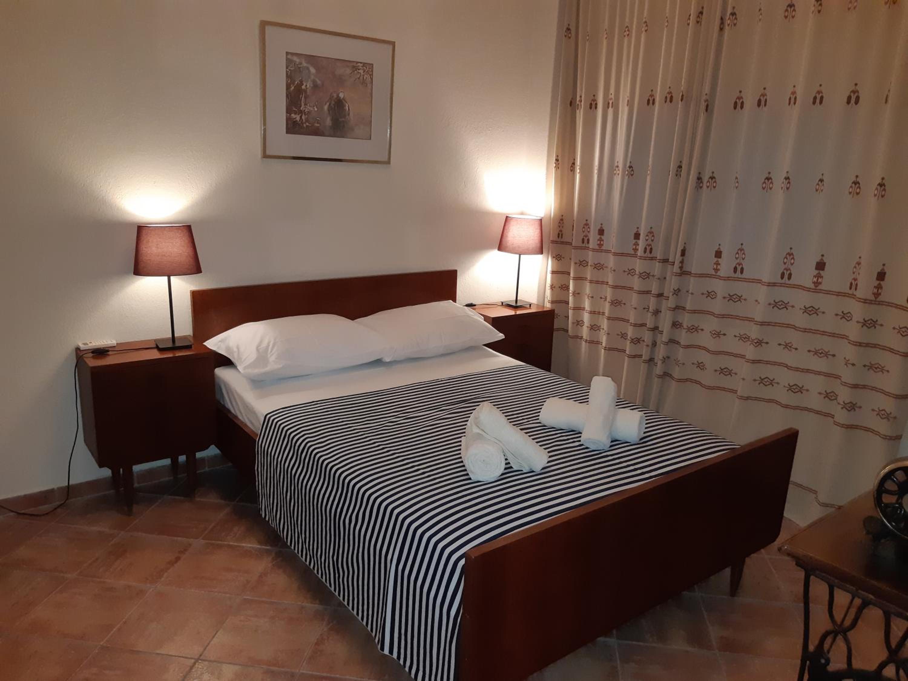 Two-Bedroom House - Photo 10
