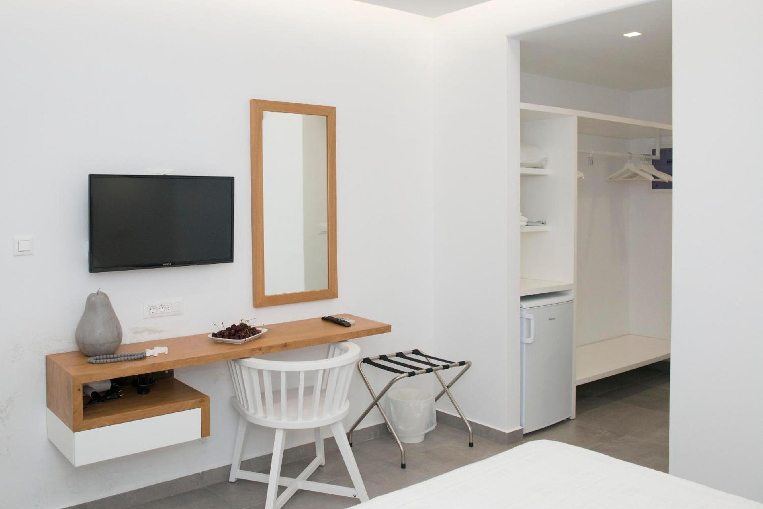 Standard Double or Twin Room Semi-basement