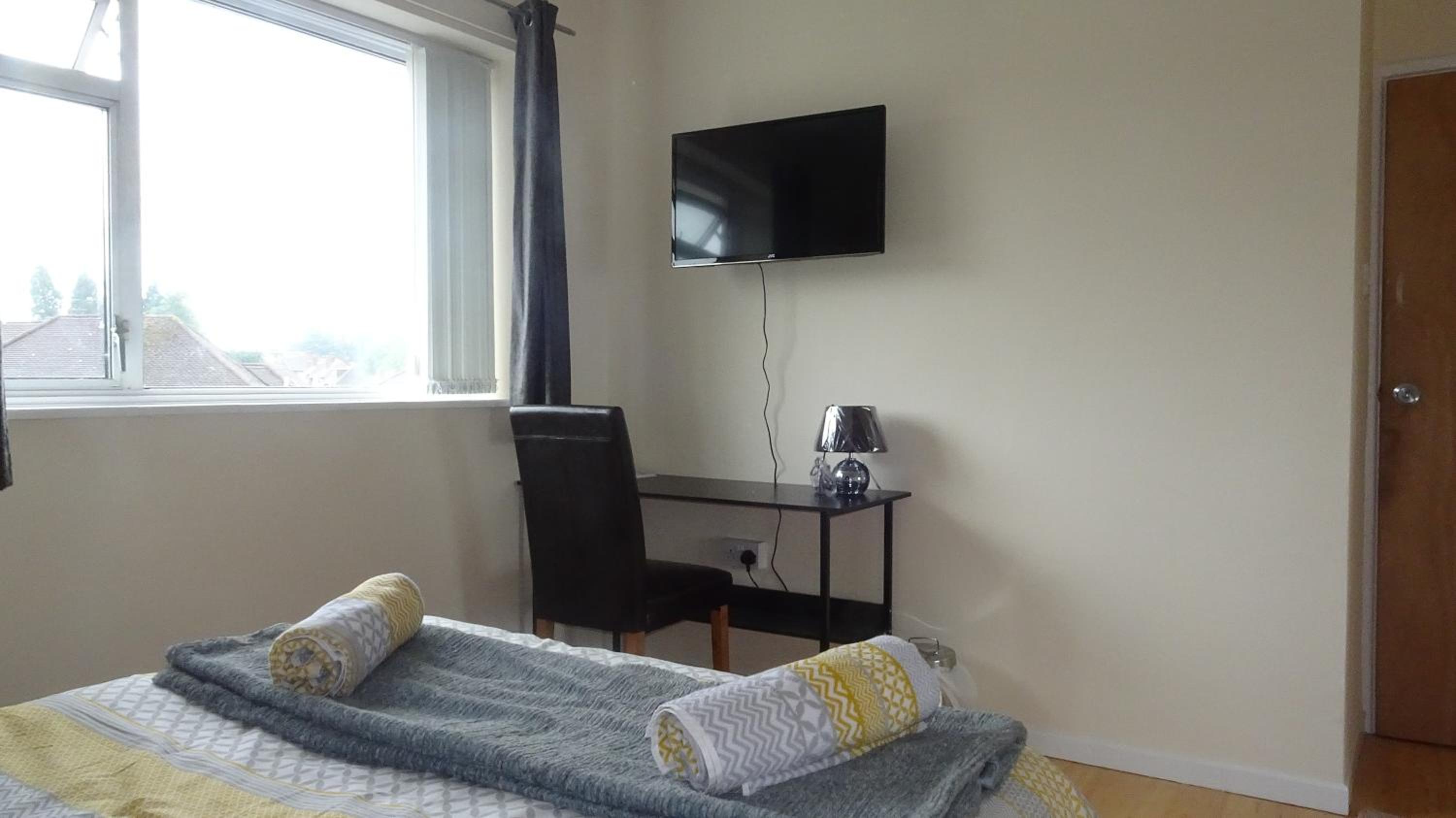 Double Room with Shared Bathroom photo 2