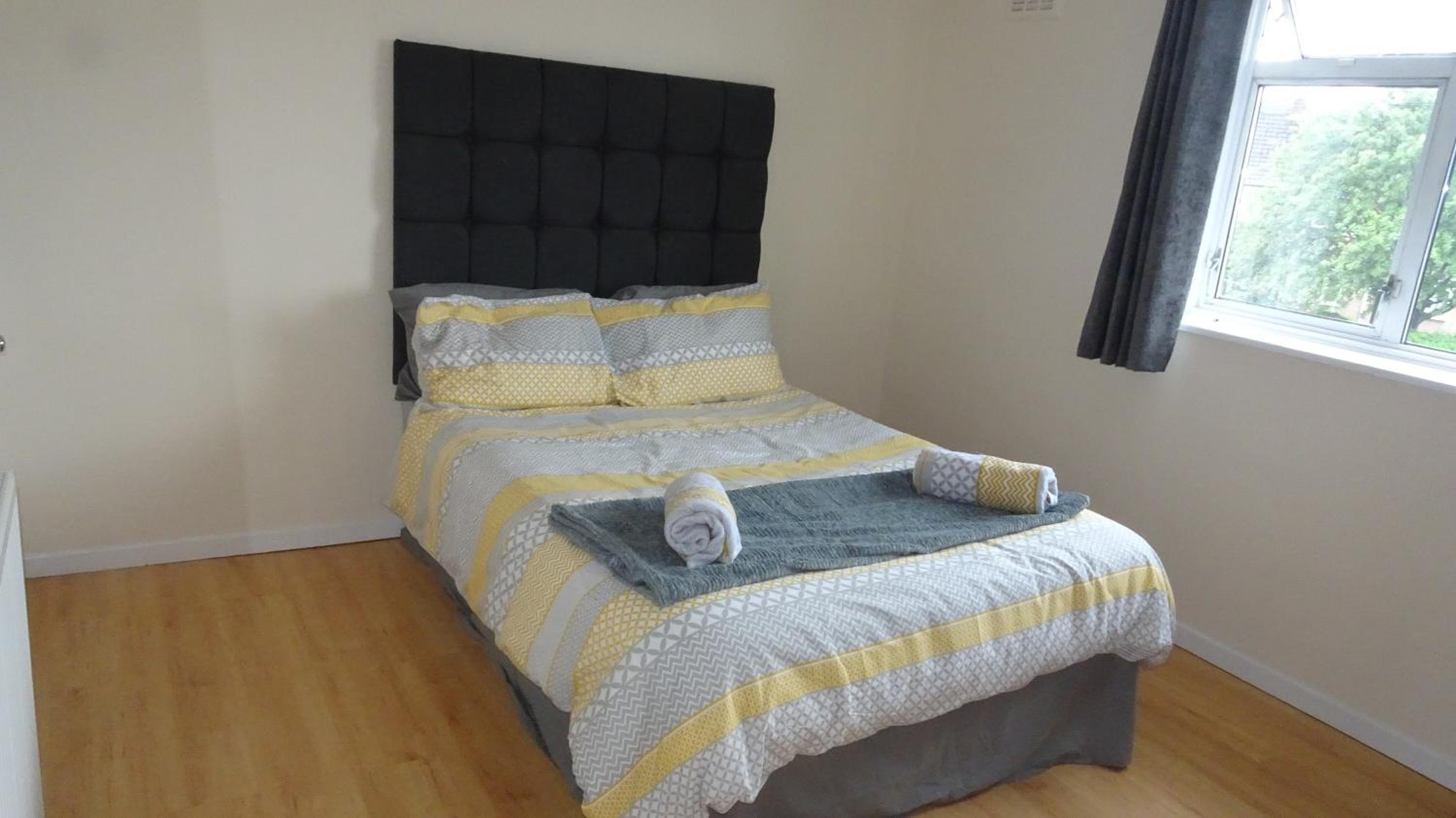 Double Room with Shared Bathroom photo 1