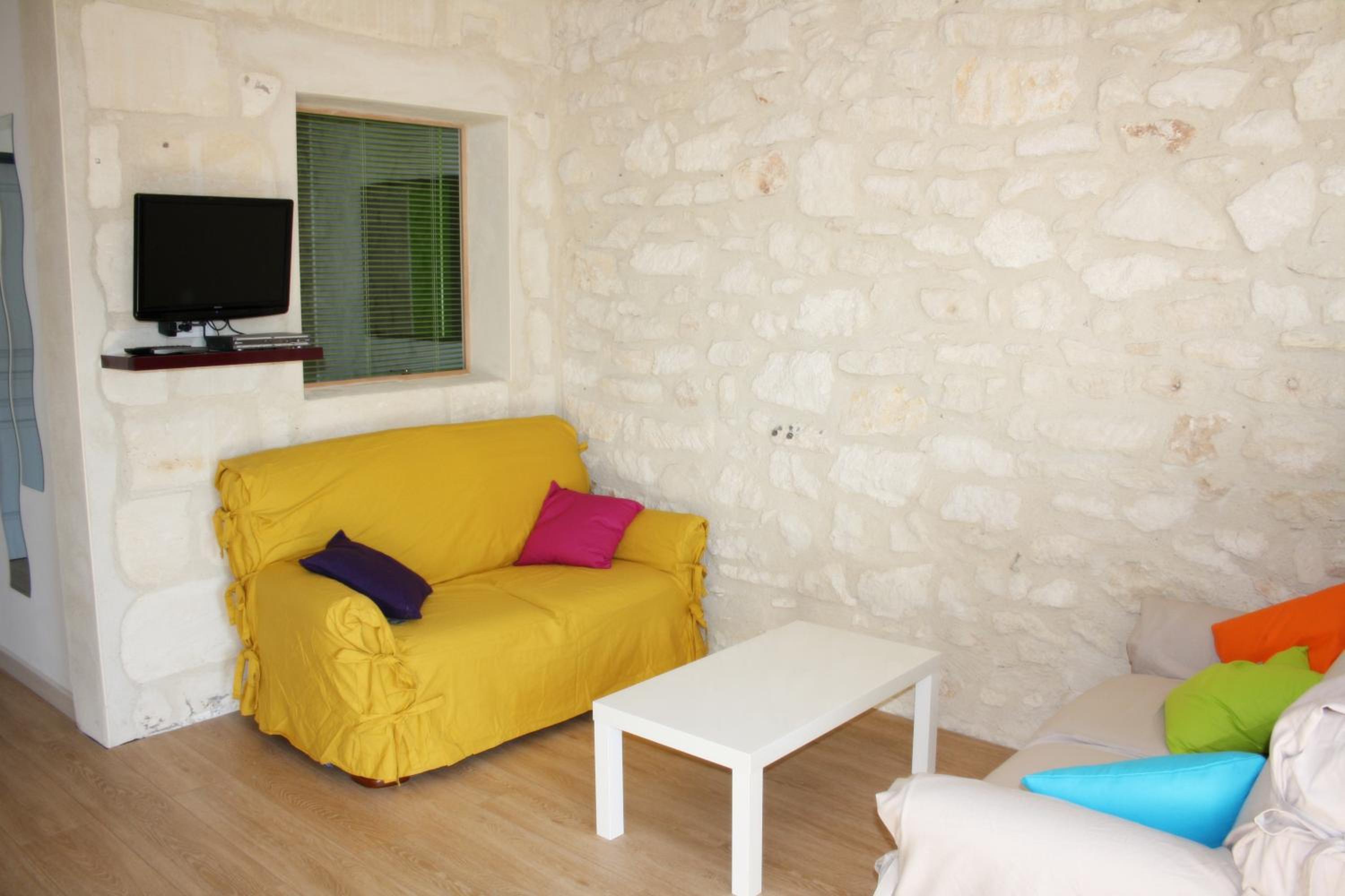 Apartment photo 2