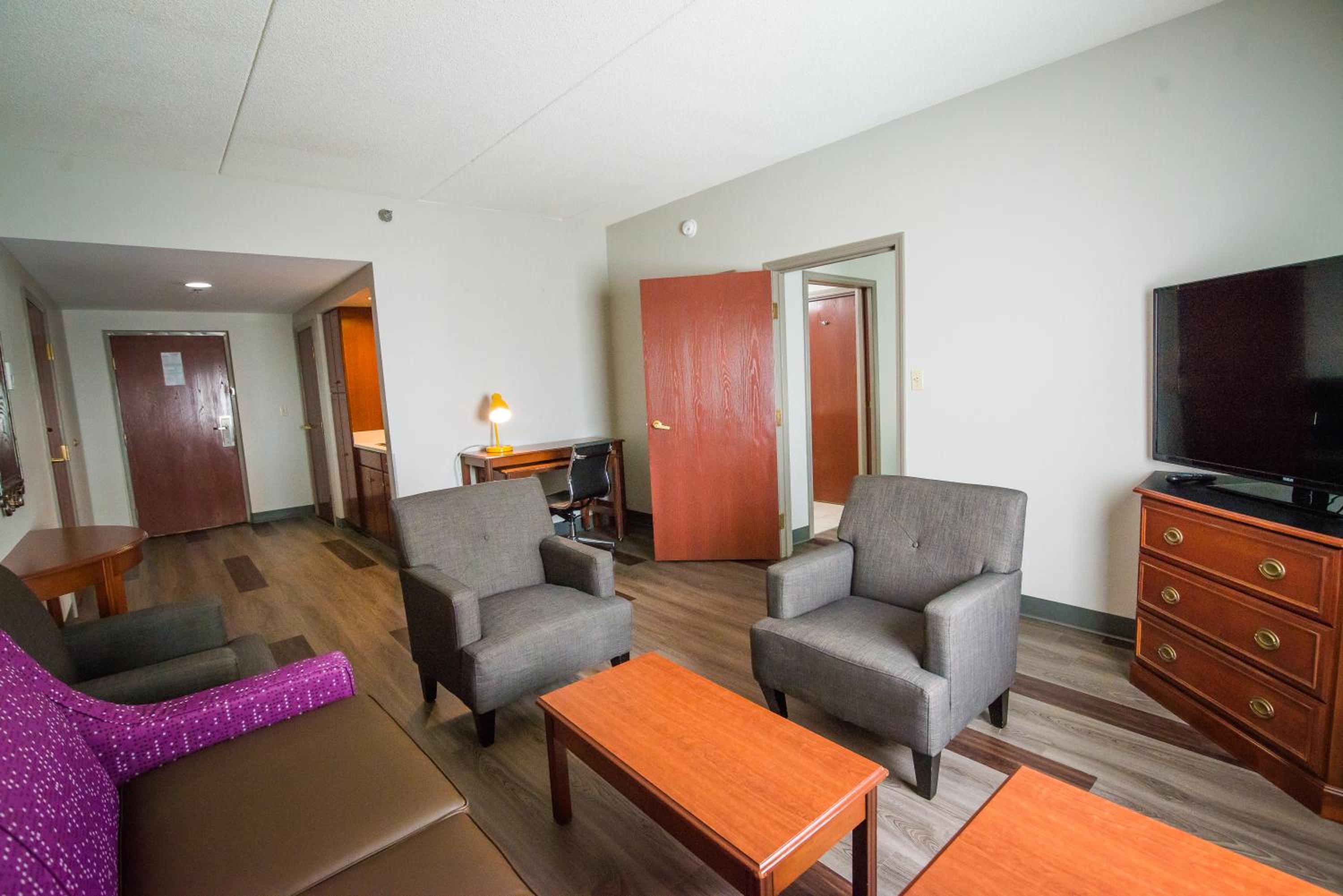 King Suite with Sofa Bed - Photo 8