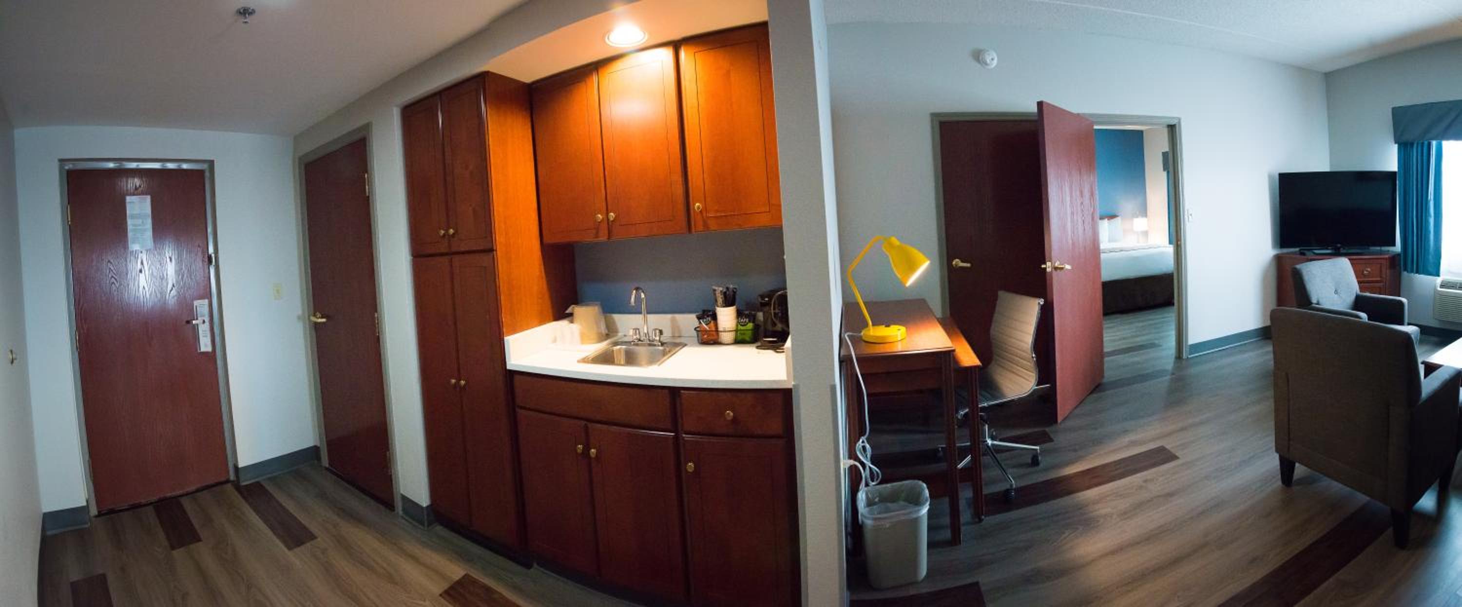King Suite with Sofa Bed - Photo 2
