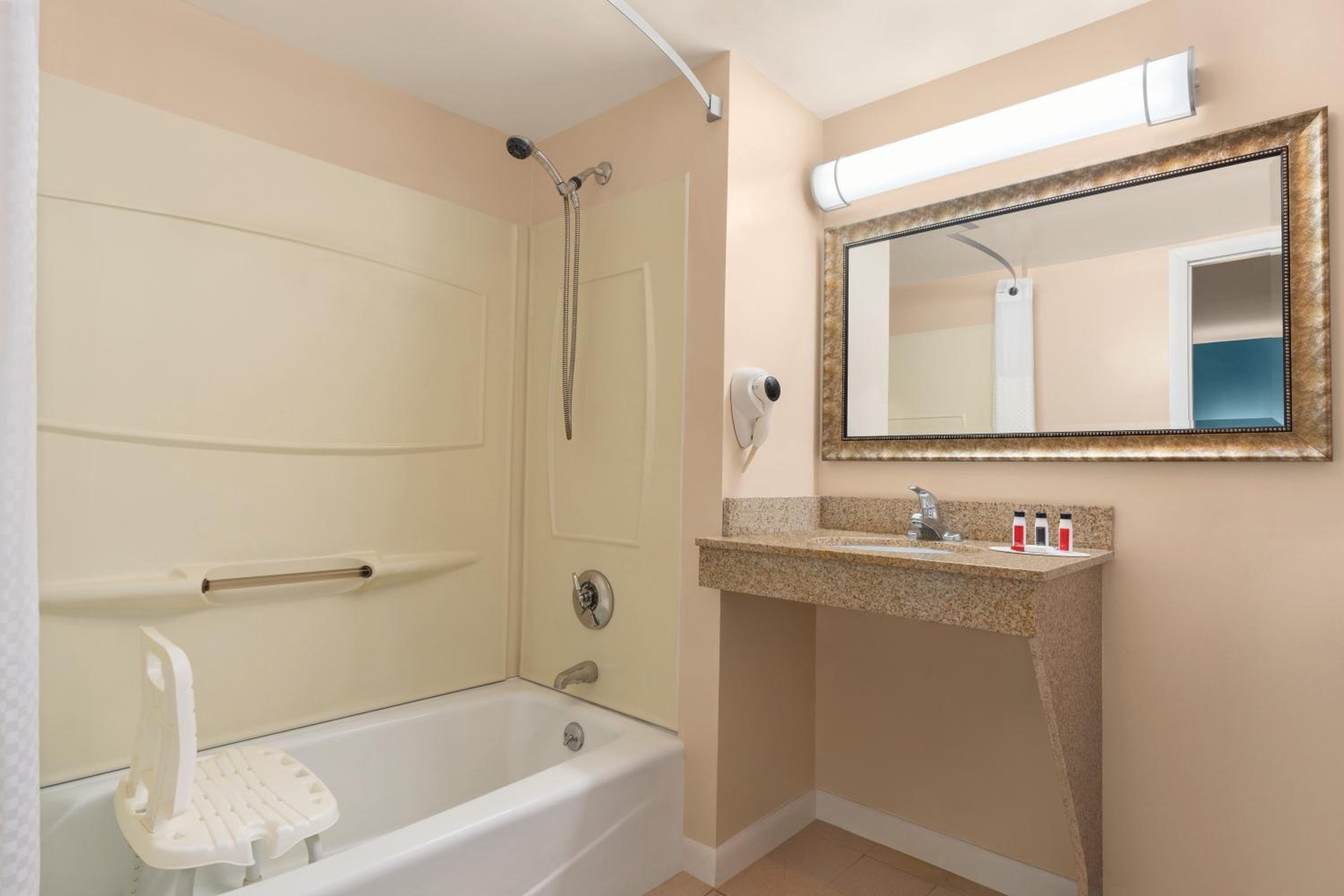 King Room with Roll-in Shower - Mobility Access/Non-Smoking