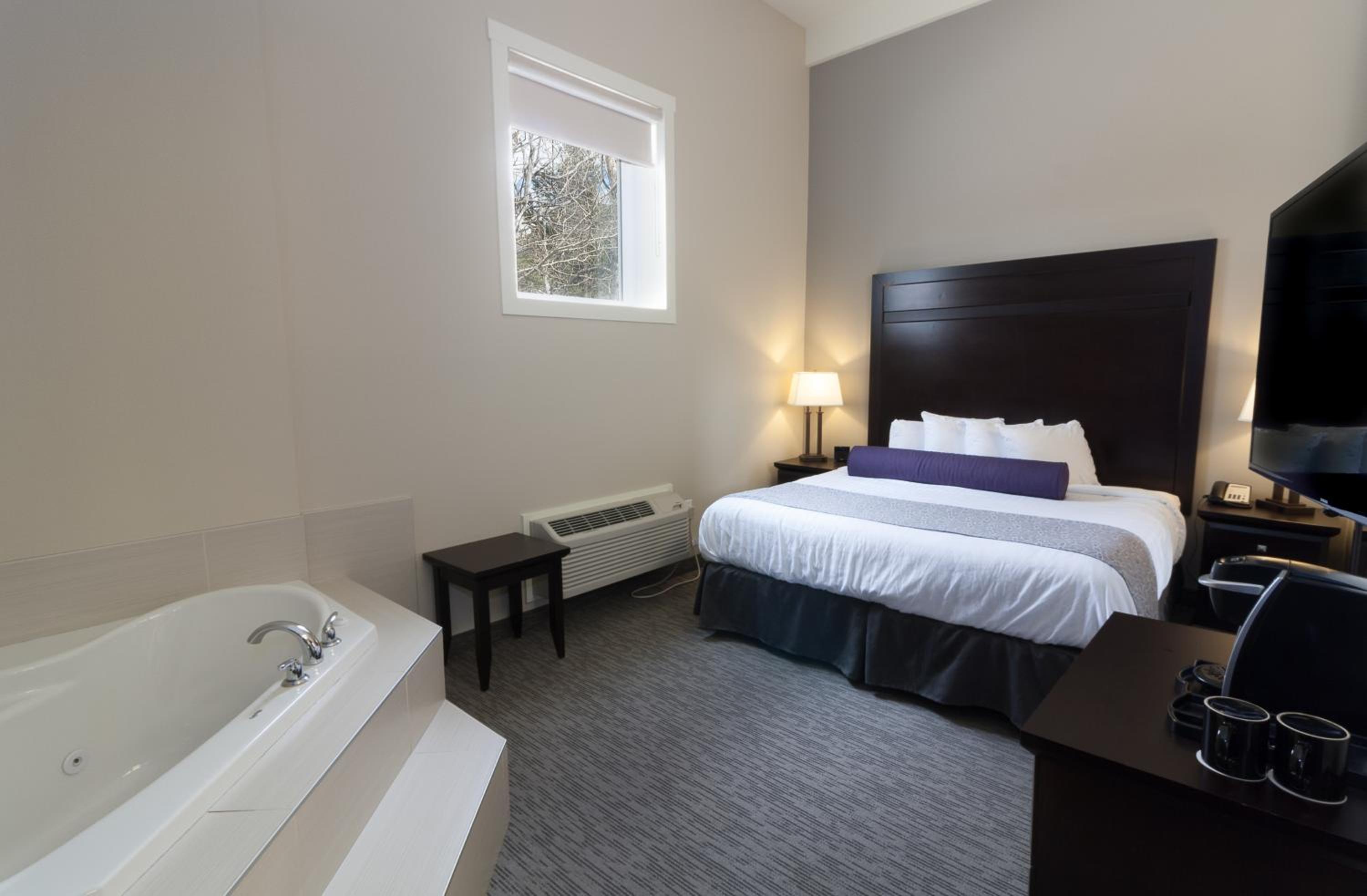 Suite with Spa Bath