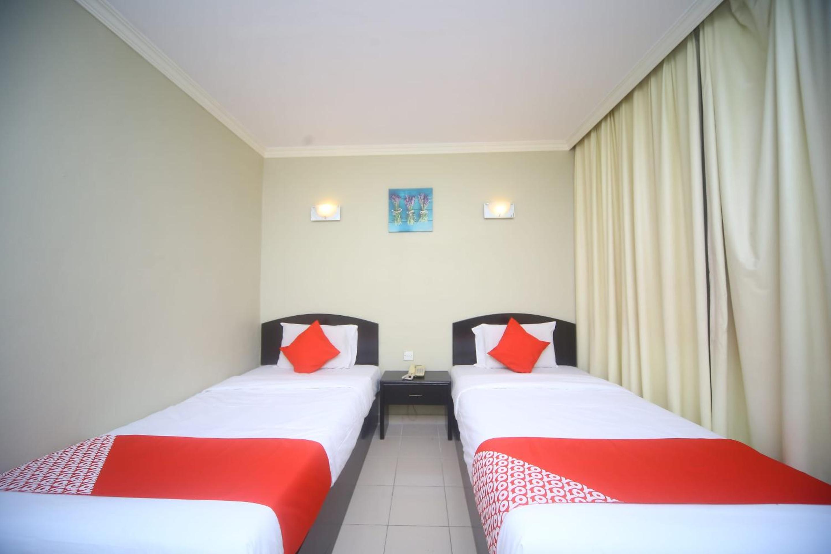 Standard Twin Room - Photo 3