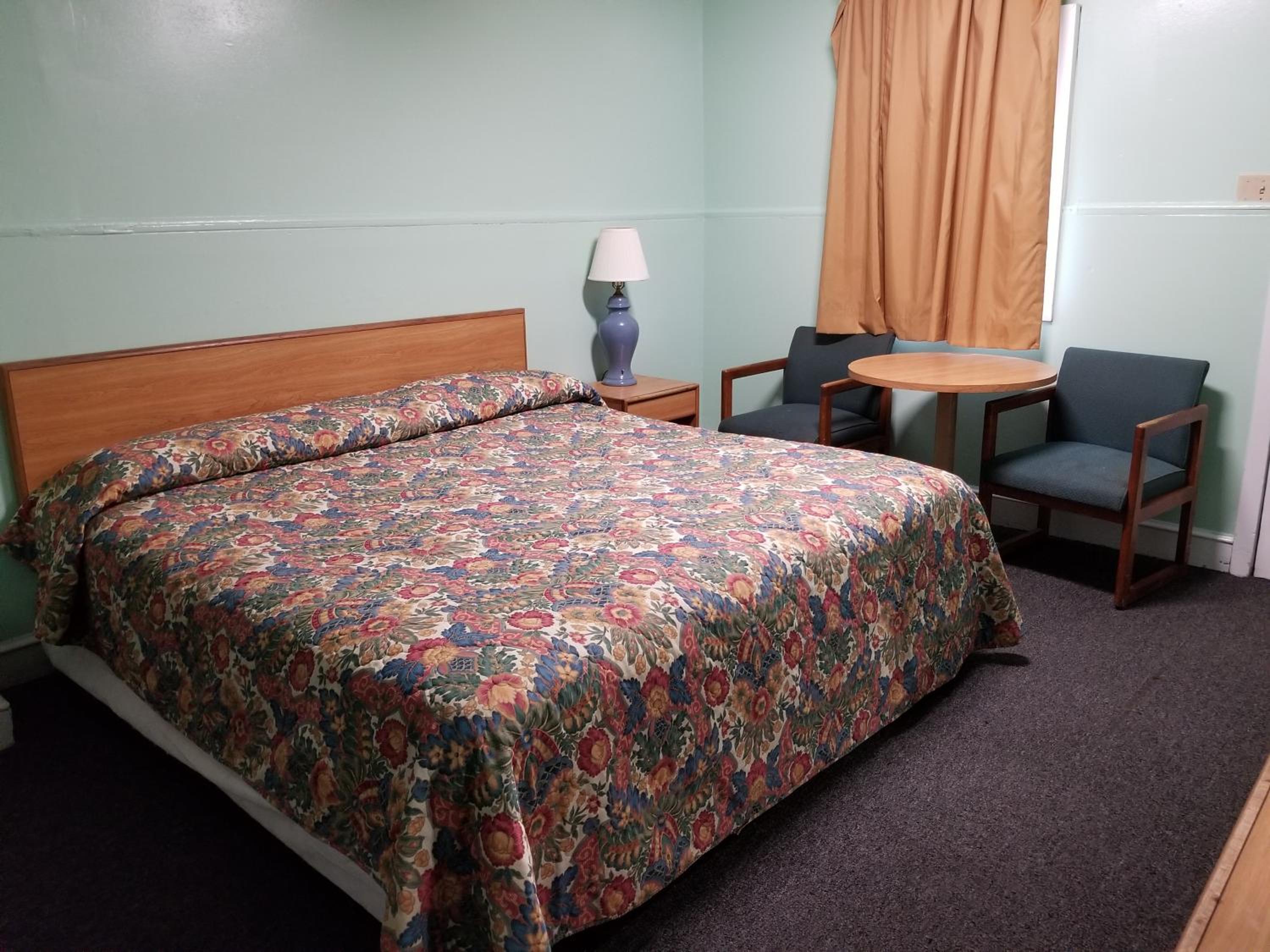 Queen Room photo 3