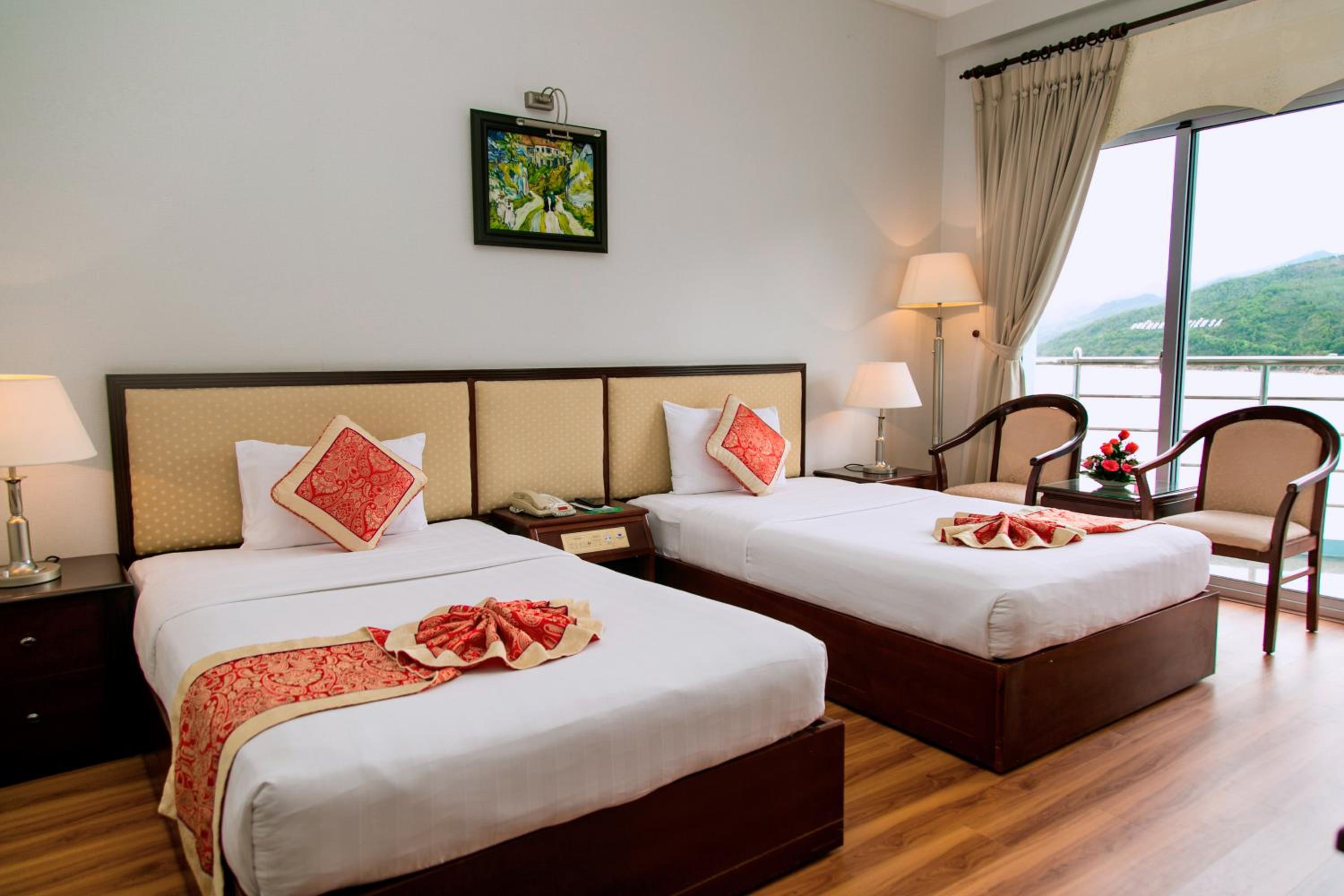 Deluxe Seaview Twin - Photo 6