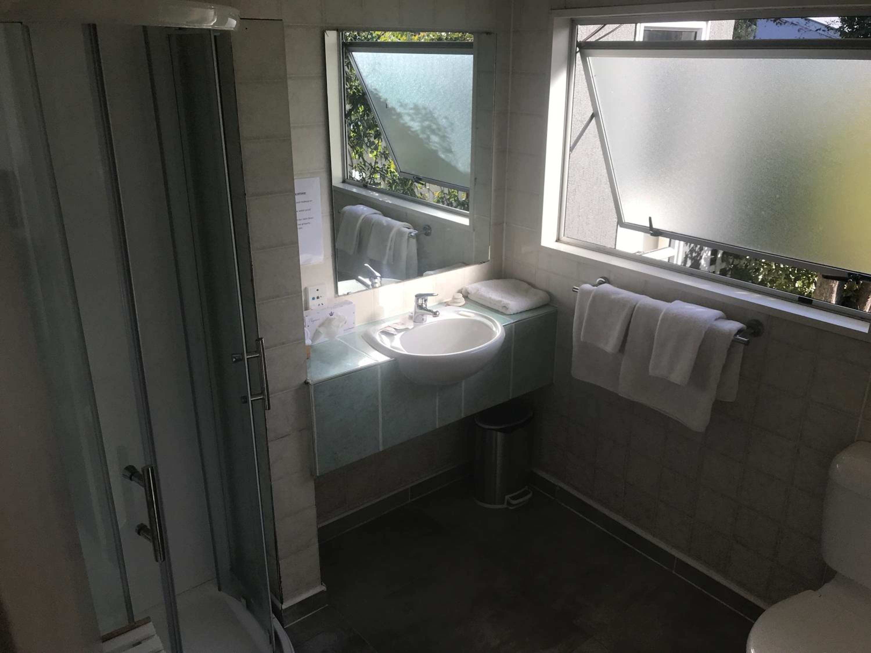 Queen Room with Balcony photo 3