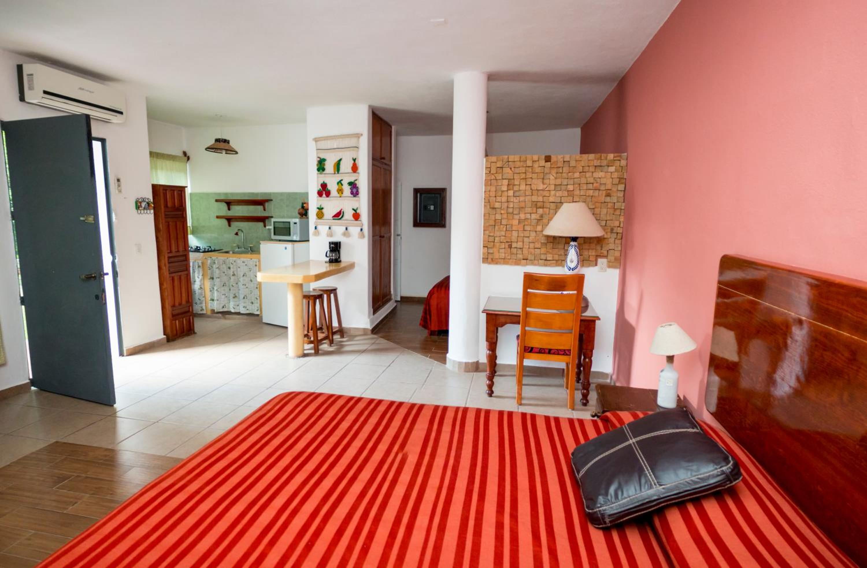 Superior Bungalow photo 1