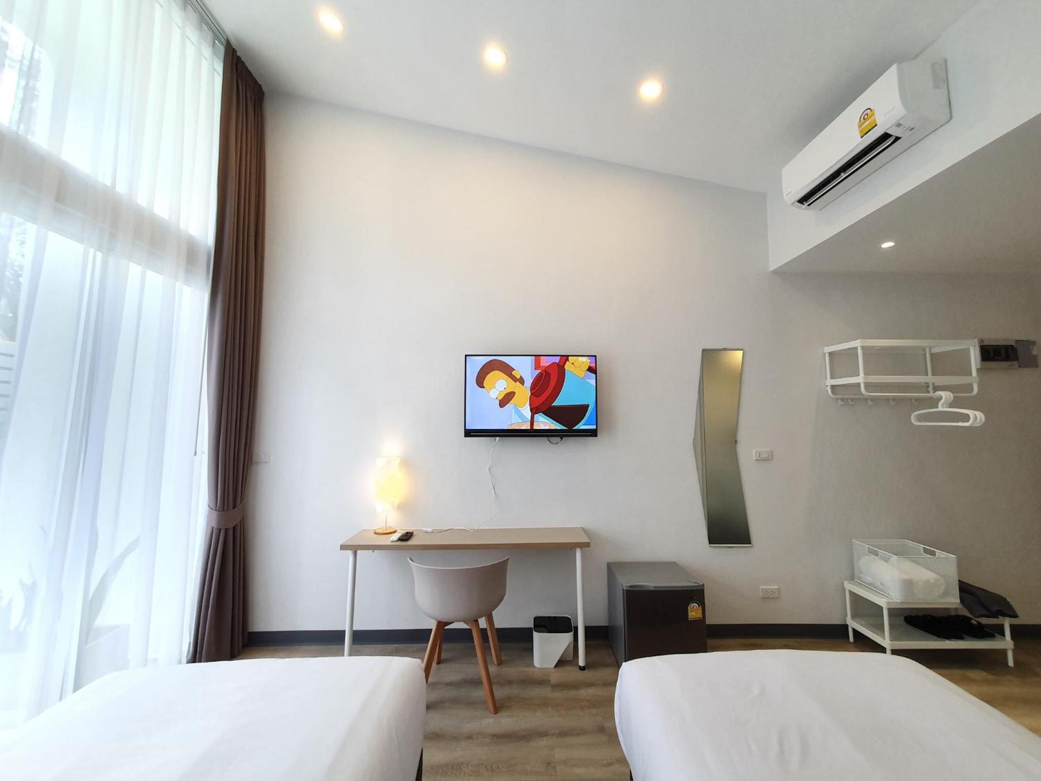 Standard Twin Room - Photo 18