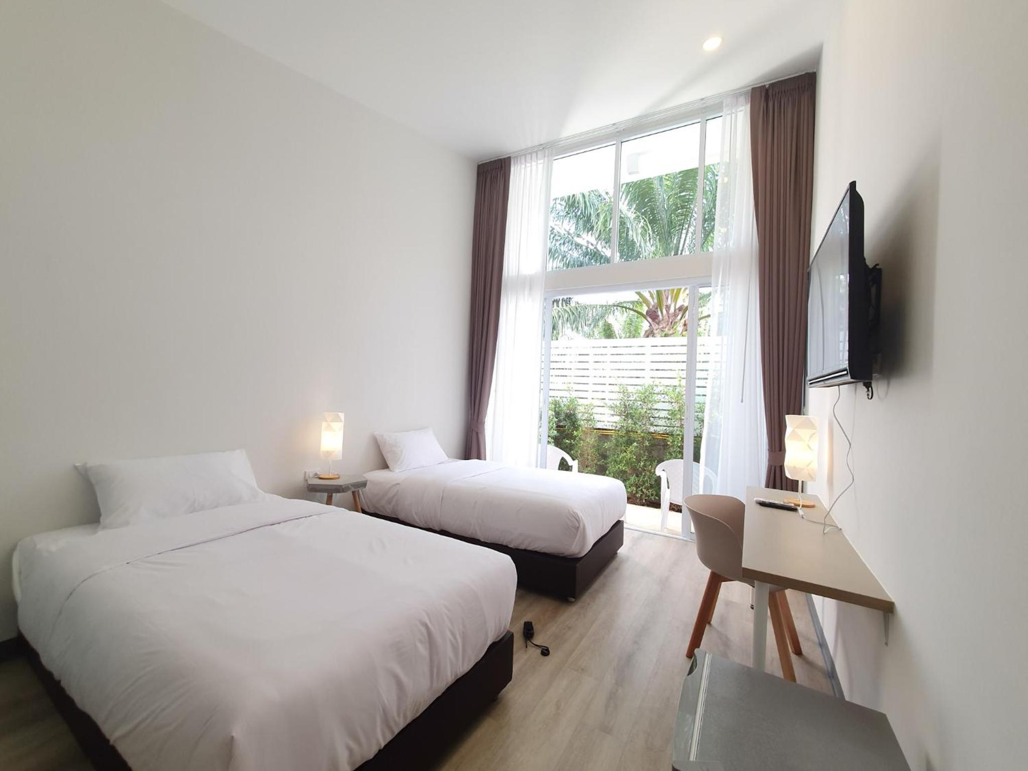 Standard Twin Room - Photo 13