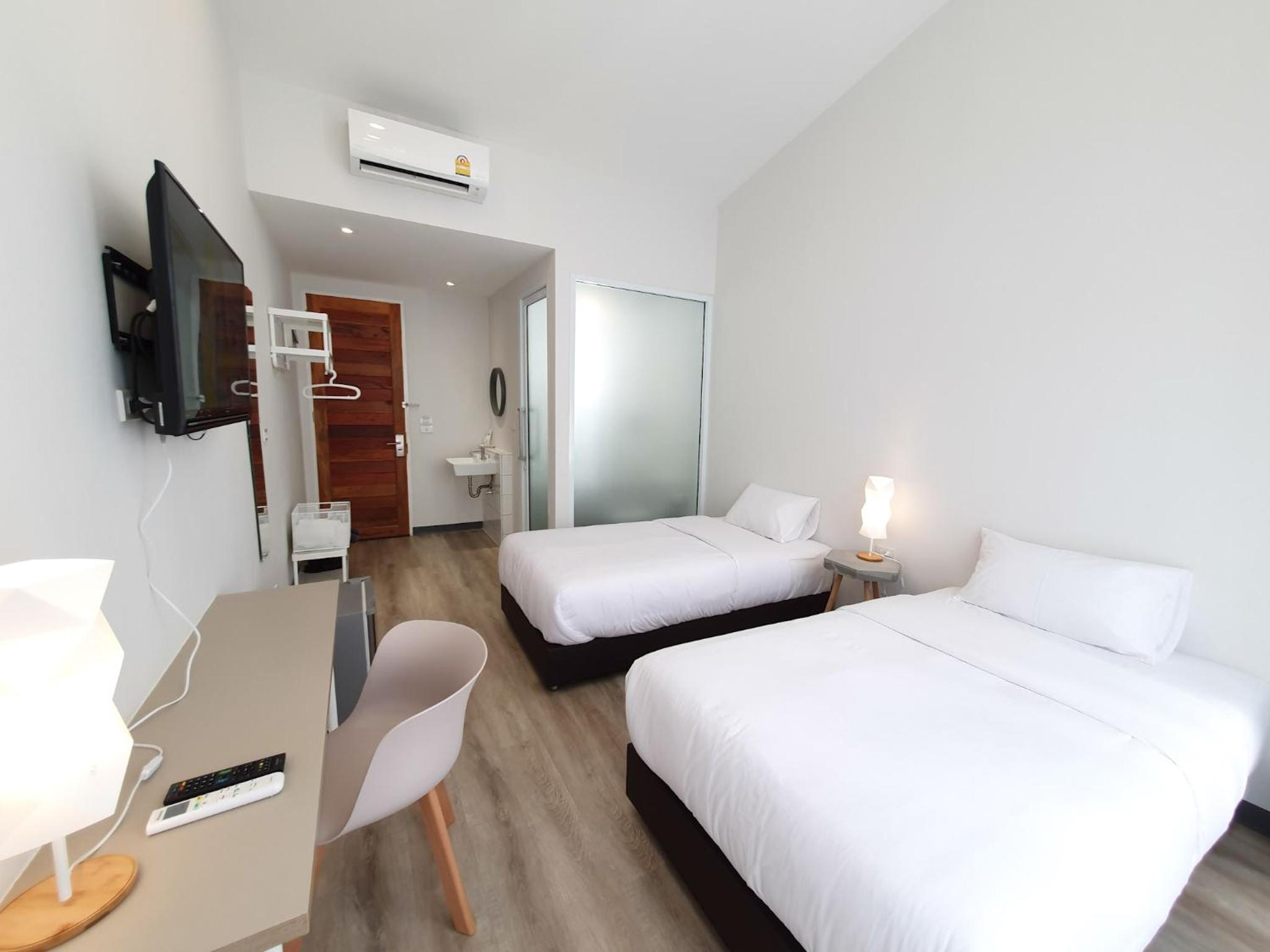 Standard Twin Room - Photo 3