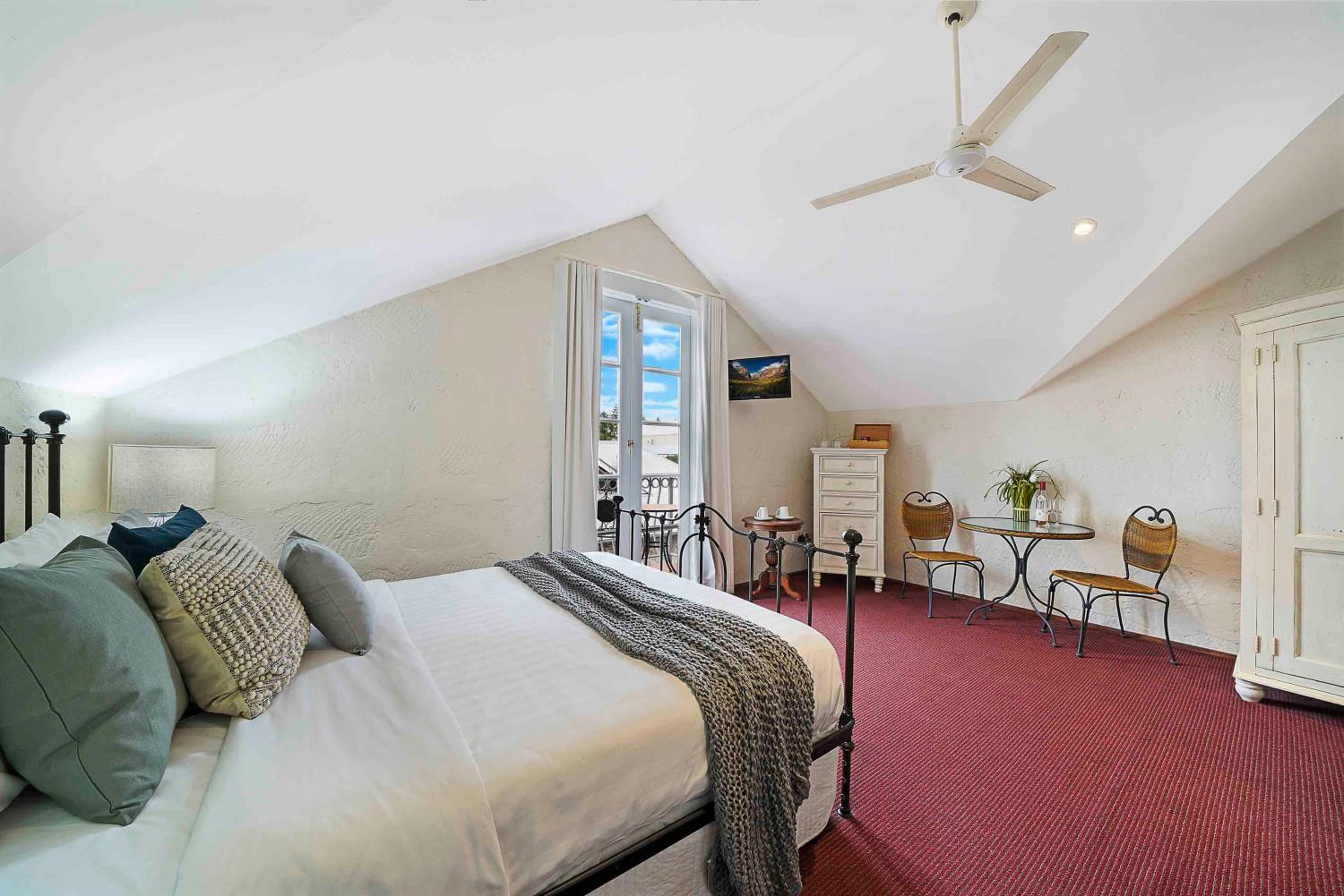 Leeuwin Queen Room with Balcony photo 2