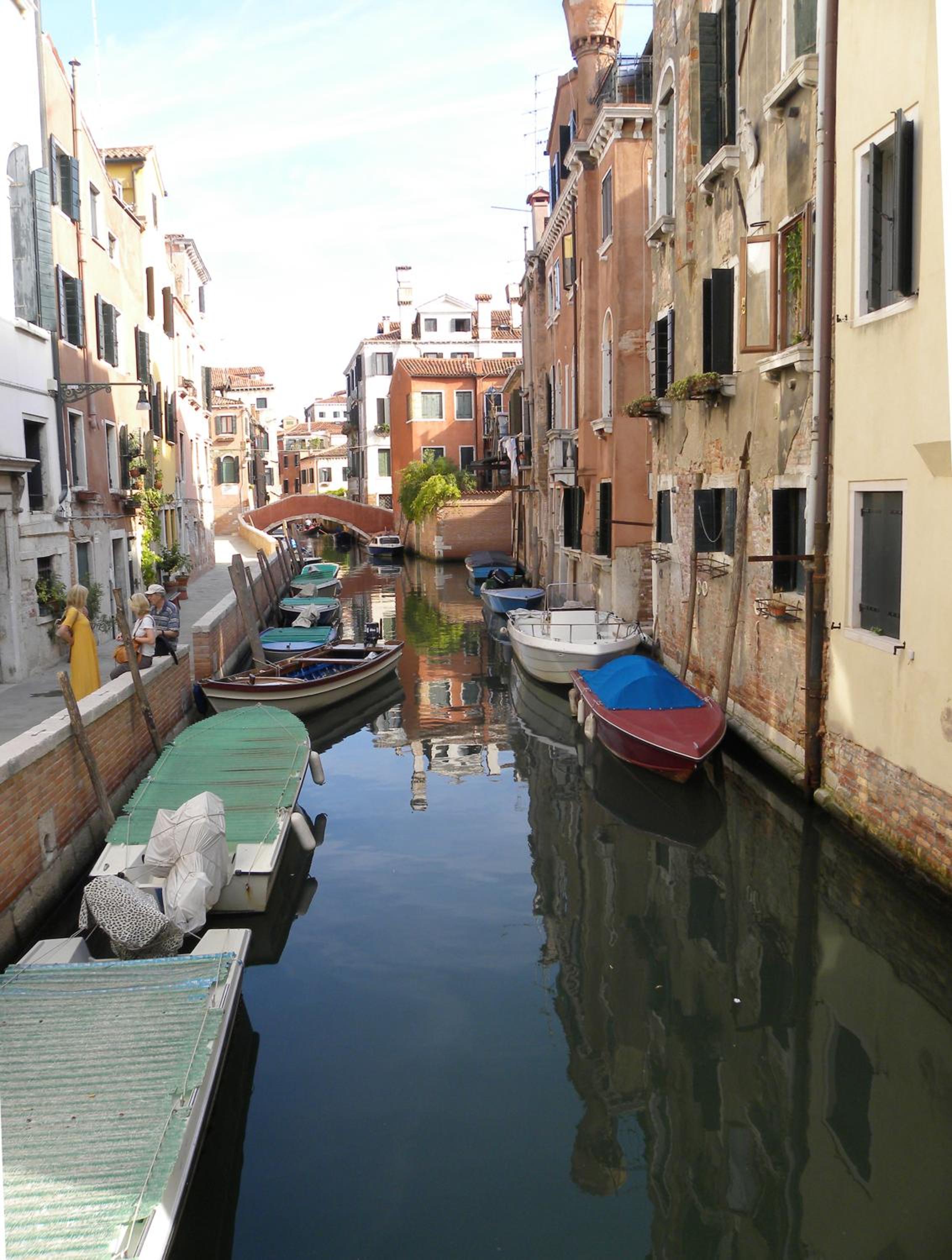 One-Bedroom Apartment with Canal View  photo 2