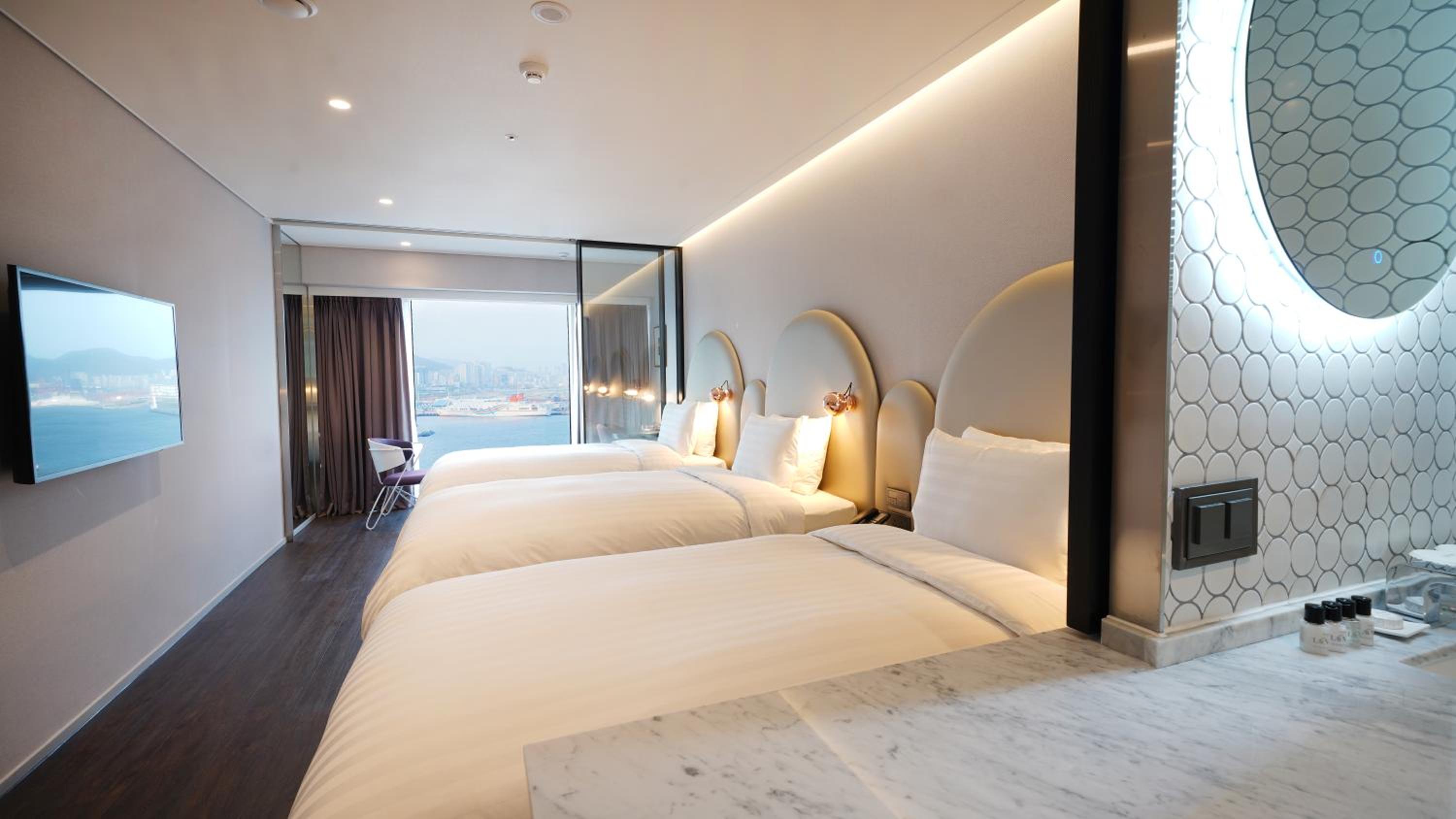 Triple Room with Sea View - Photo 6
