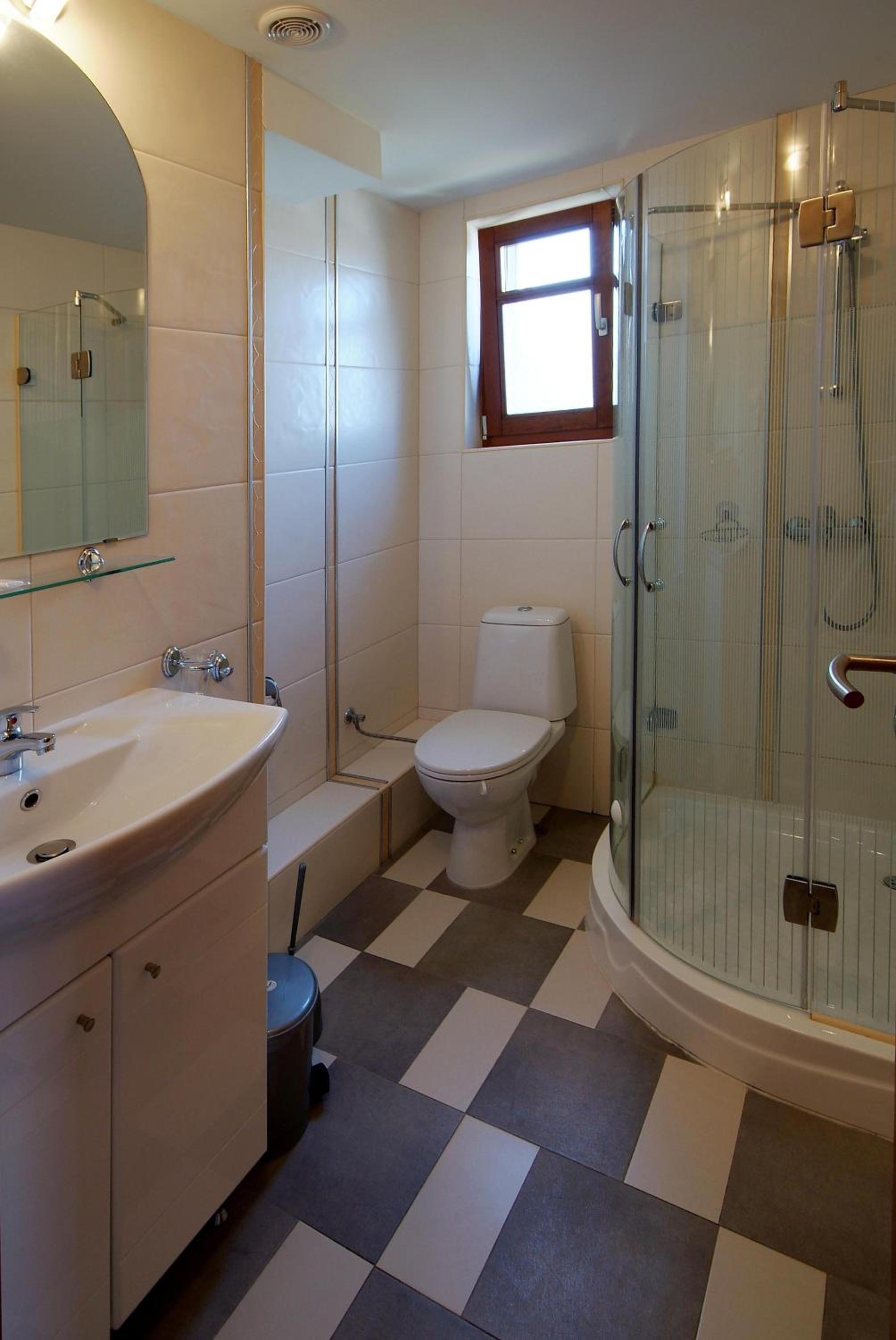One-Bedroom Suite with Sea View (3 Adults) photo 3
