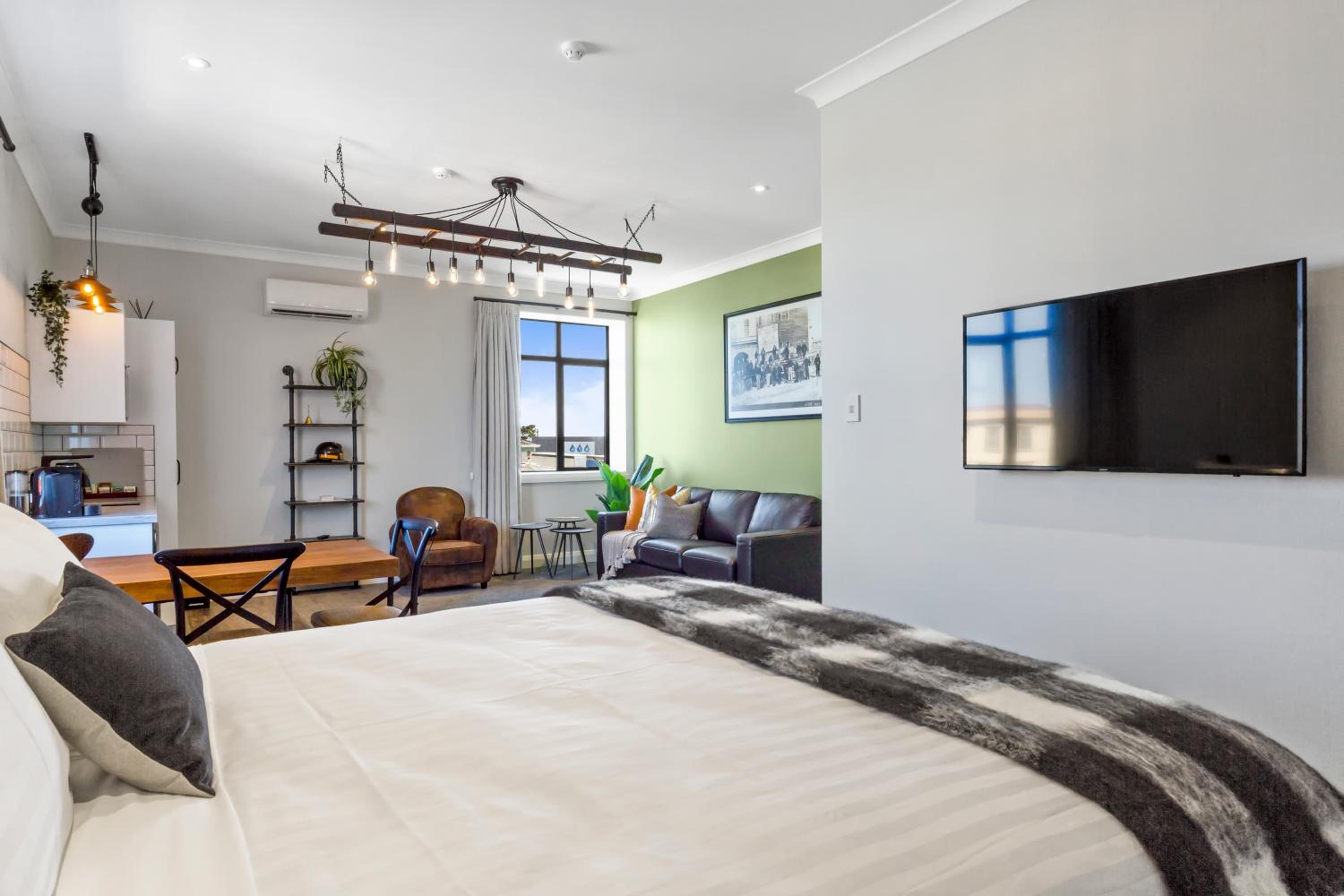 Studio Apartment