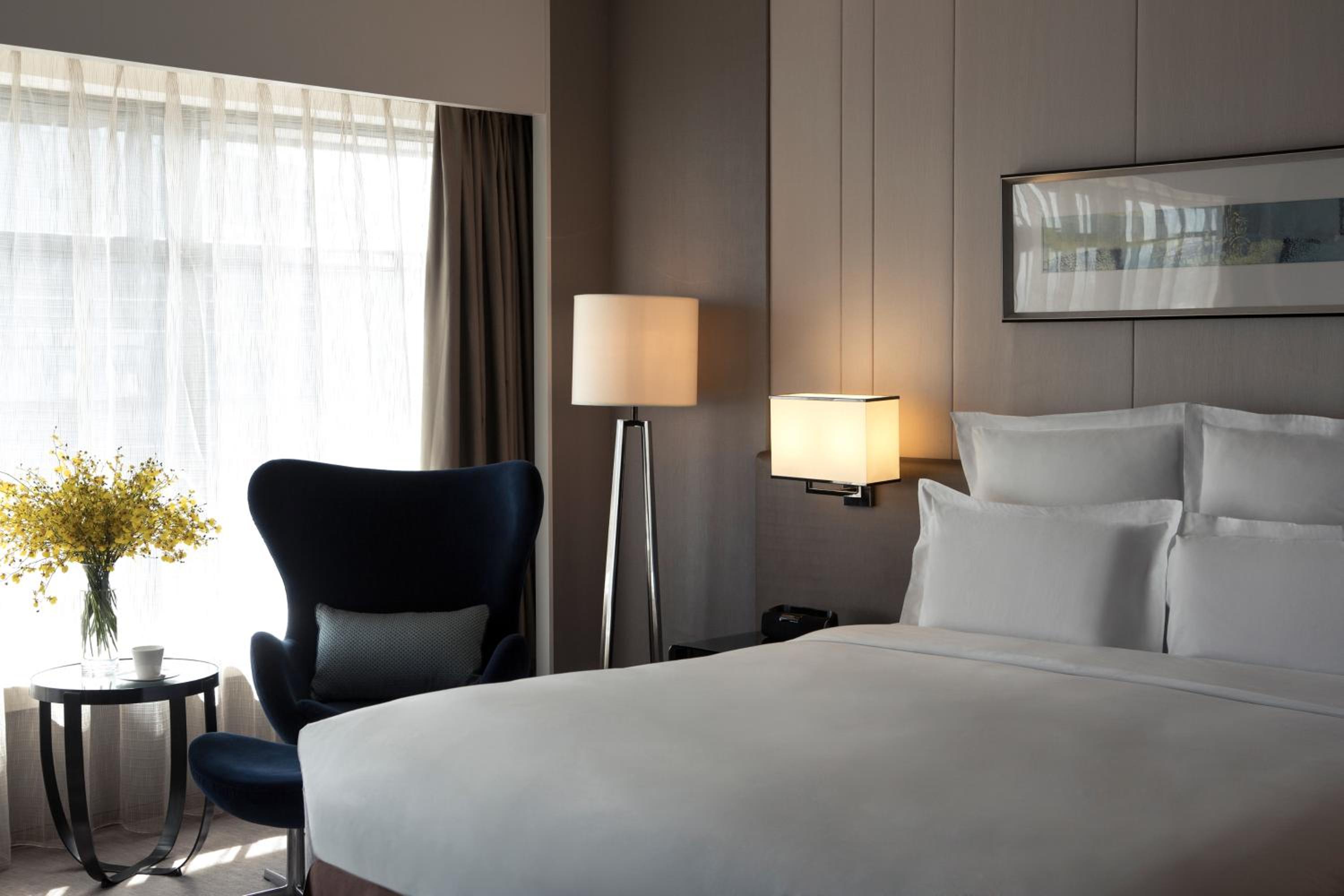 Premium Deluxe King Room photo 2