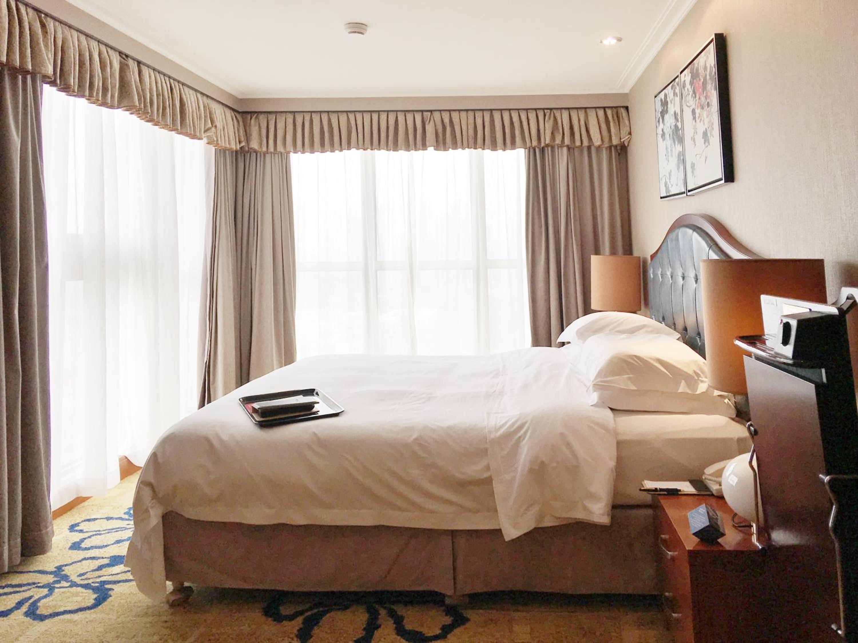 Business Suite - Photo 1