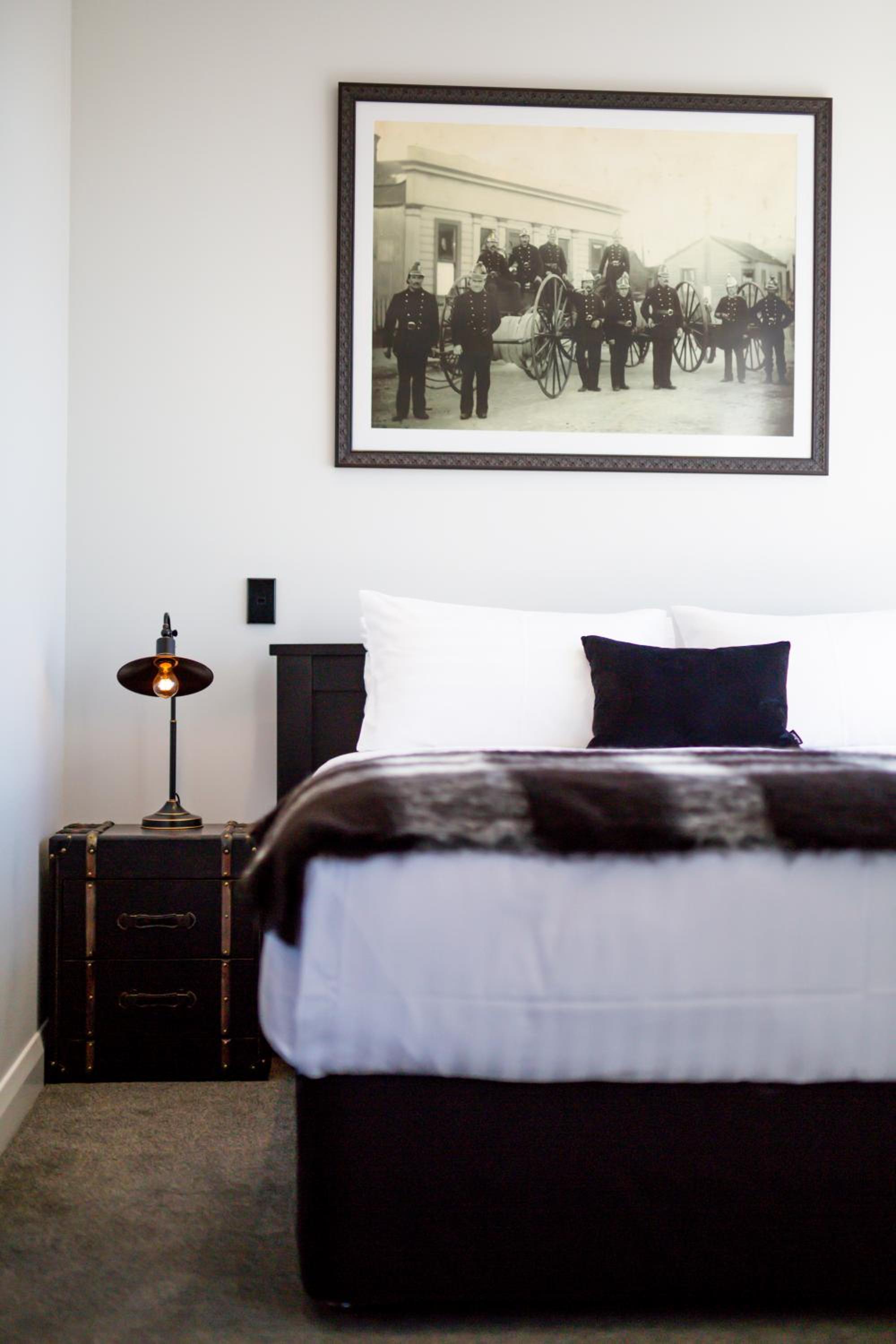 Studio Apartment - Photo 1