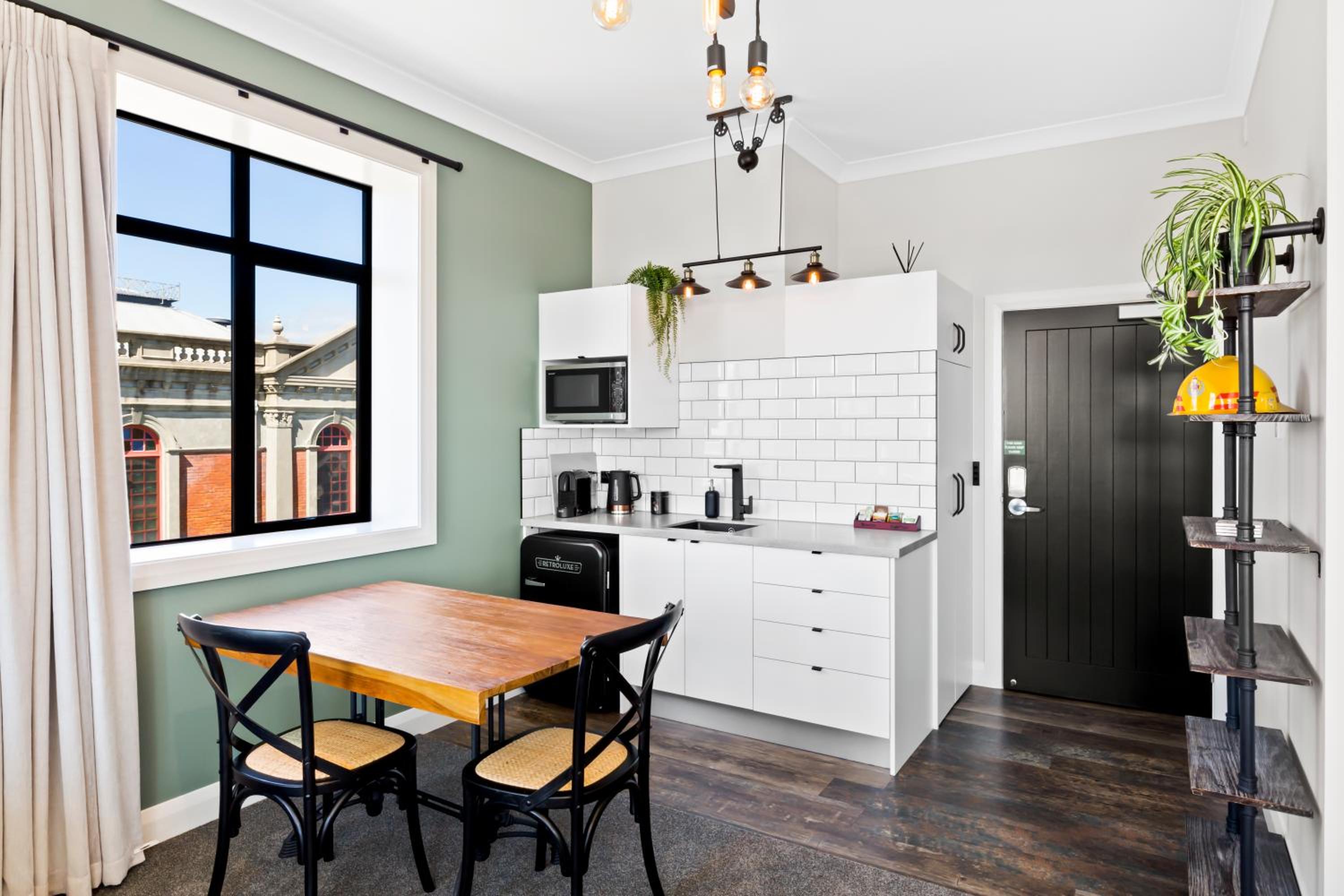 Studio Apartment - Photo 3