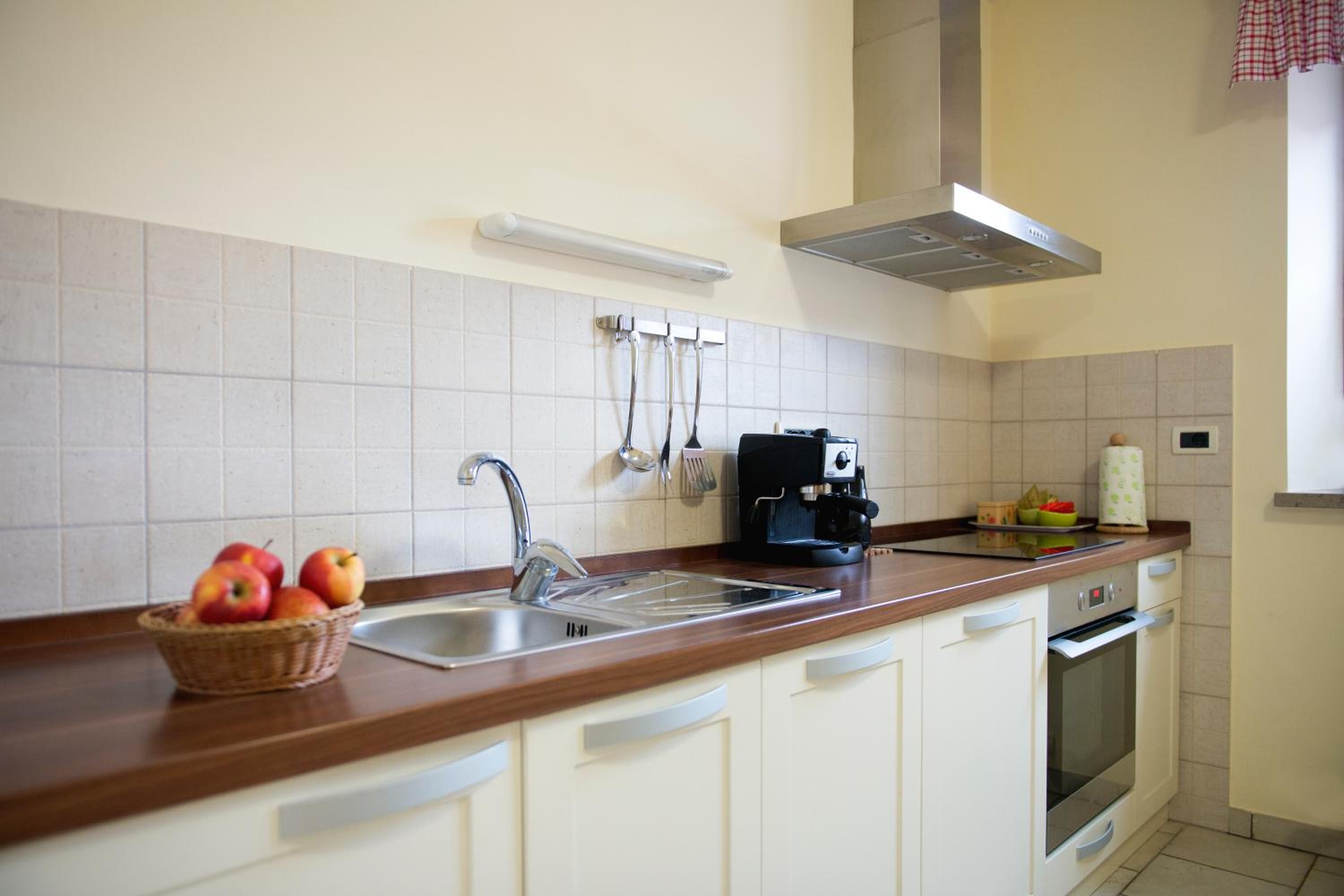Apartment with Shower - Photo 2