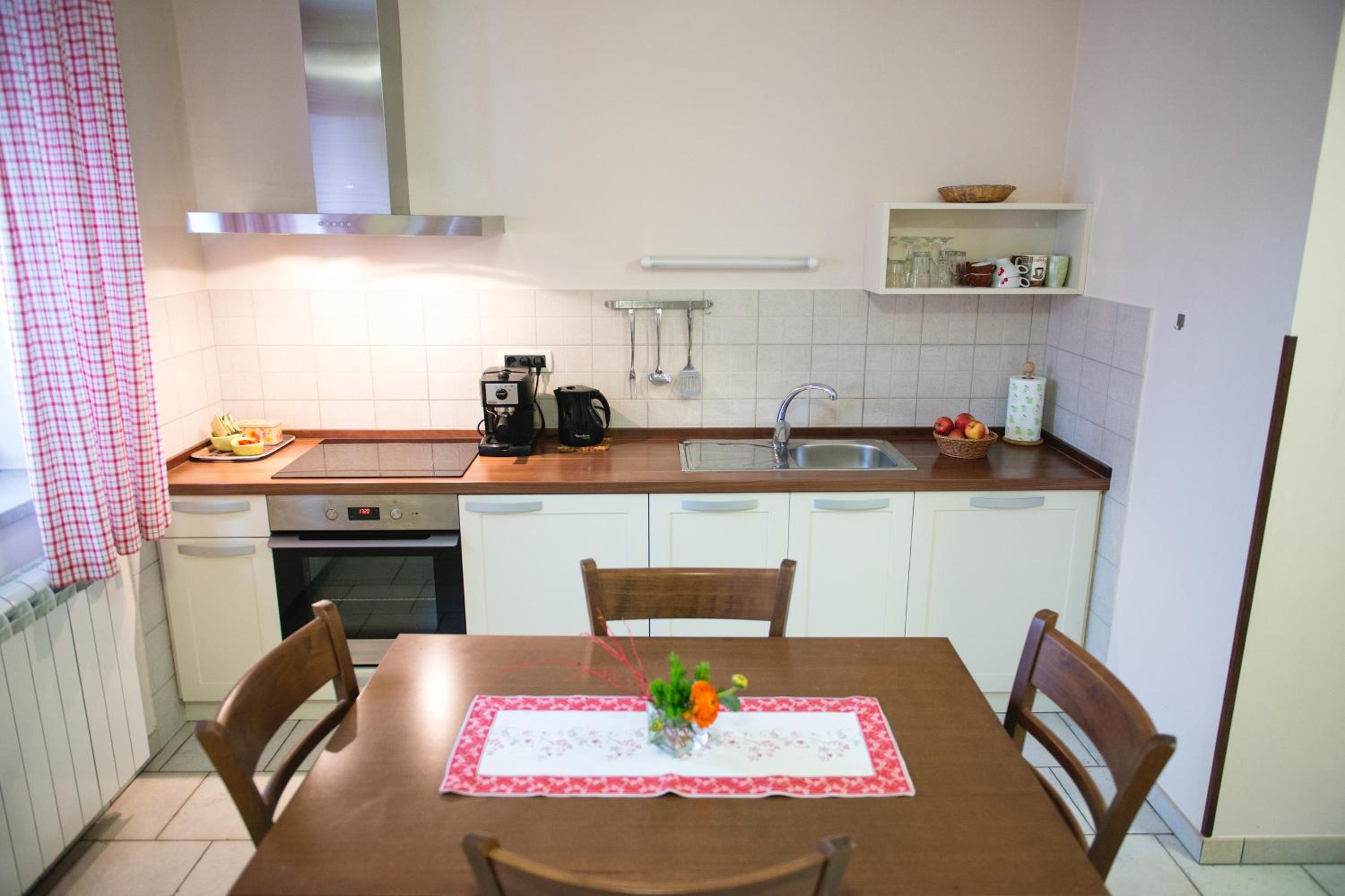 One-Bedroom Apartment - Photo 6