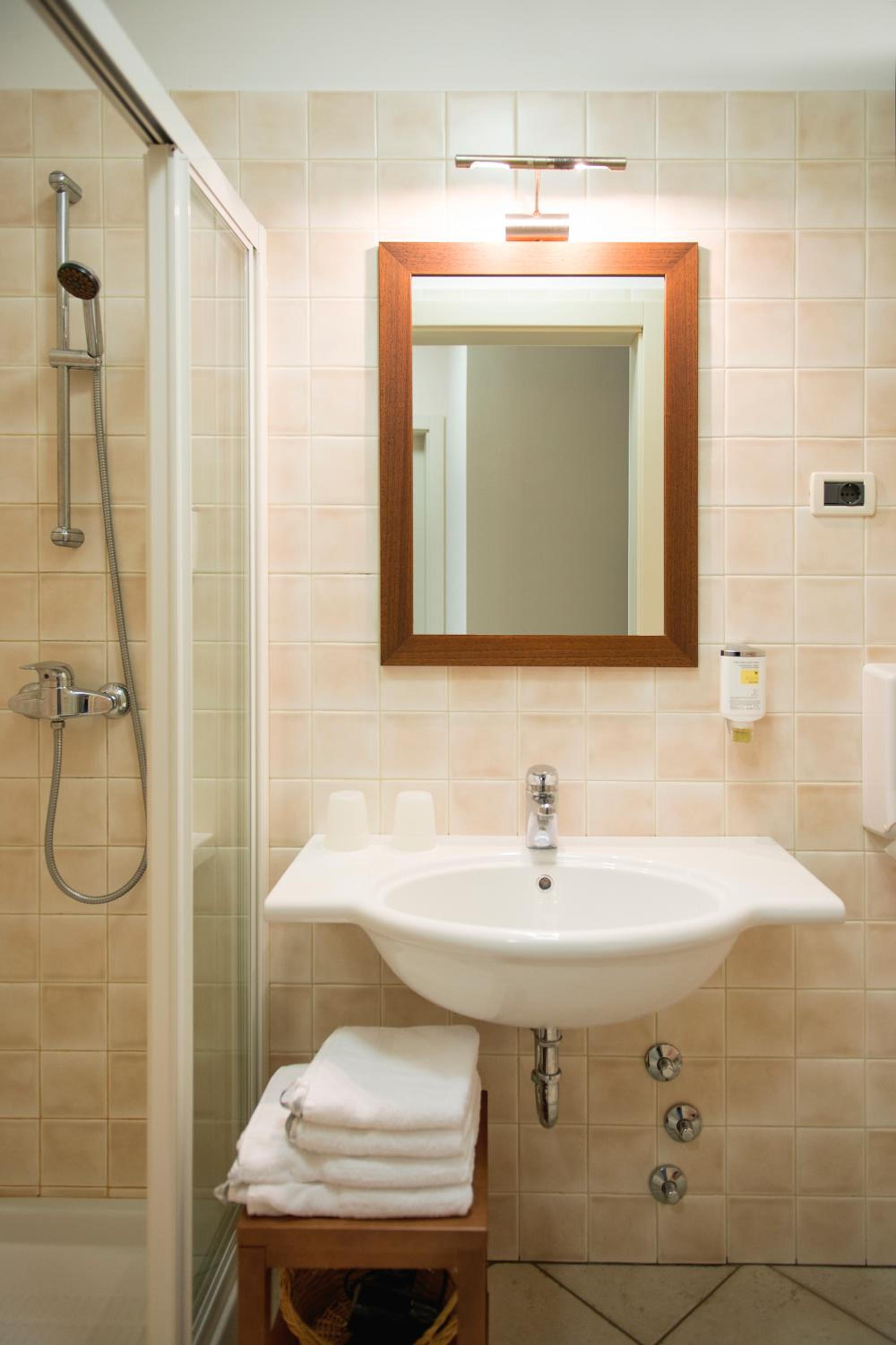 One-Bedroom Apartment - Photo 3