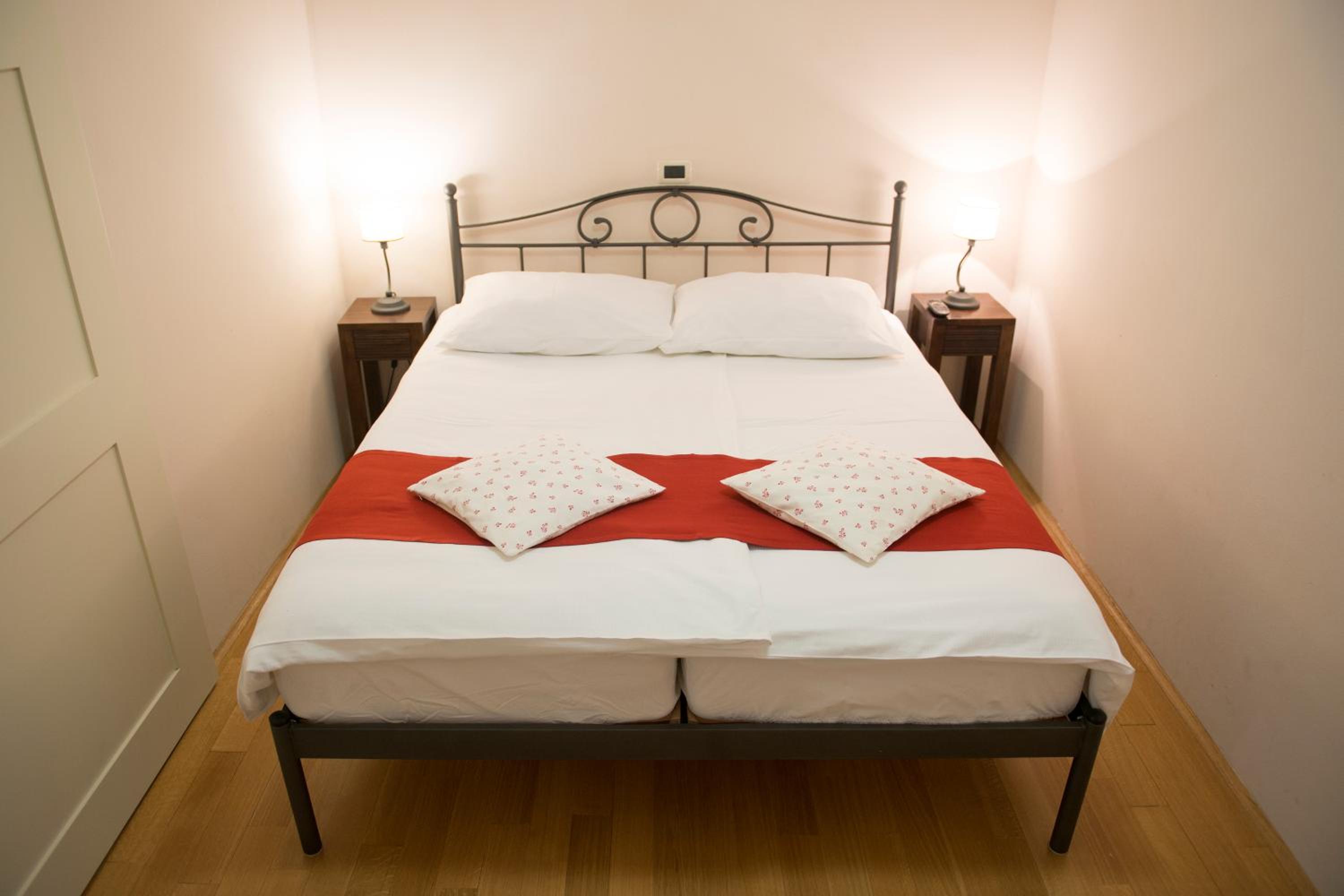 One-Bedroom Apartment - Photo 4